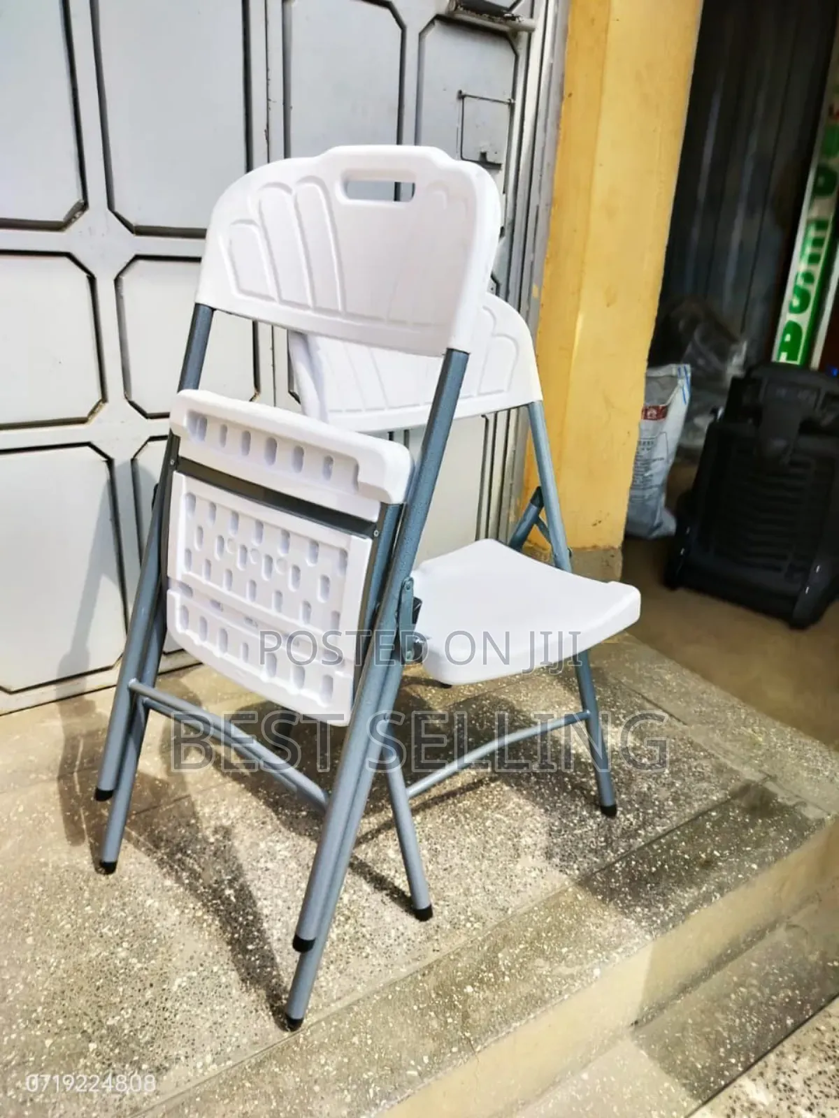 Rated Modern White Folderable Chairs