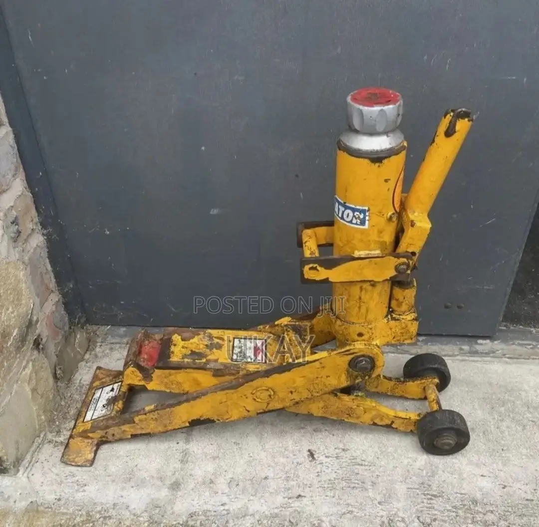 Alligator Hydraulic Jack.