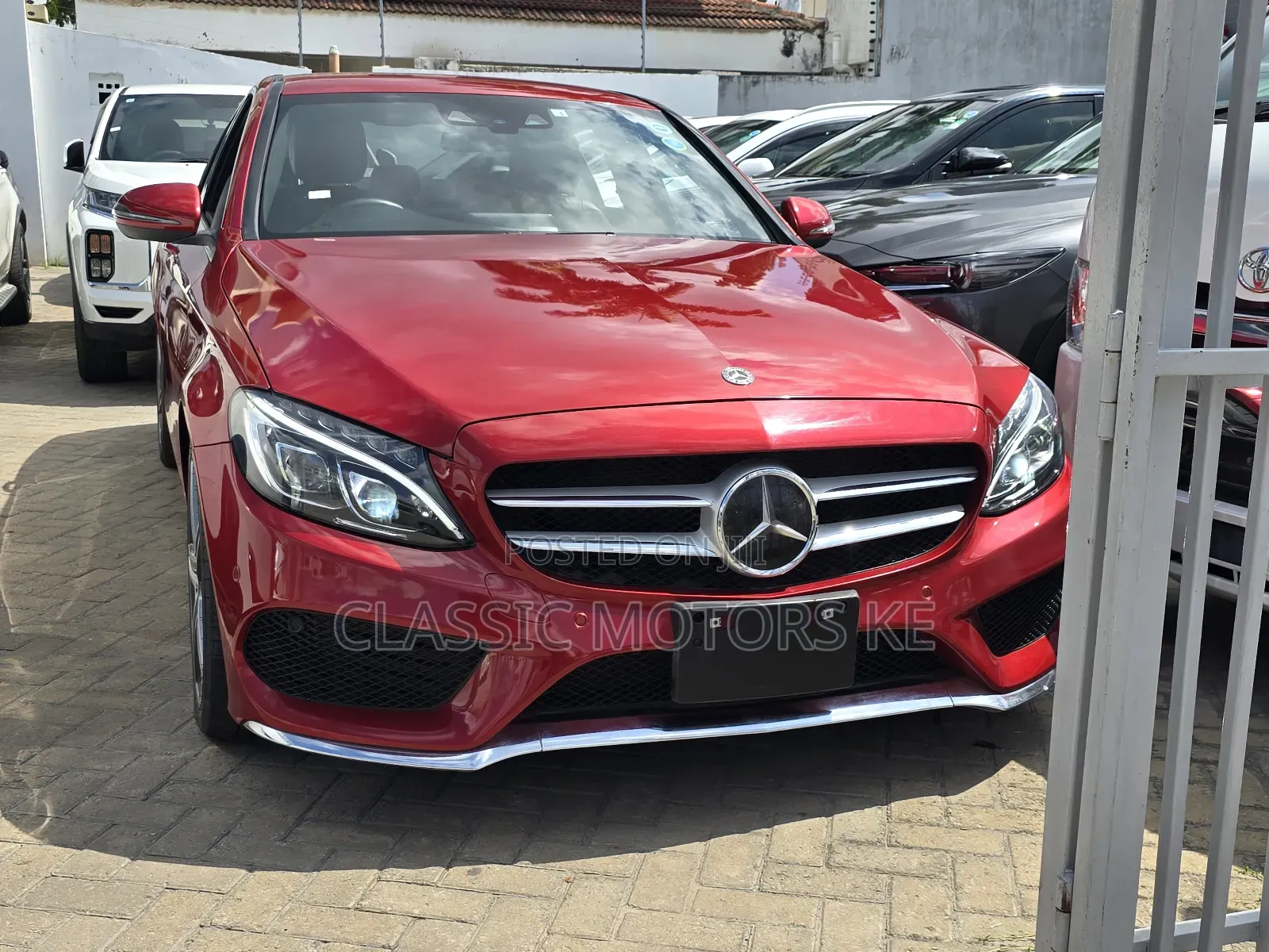 Mercedes-Benz C200 2019 Maroon