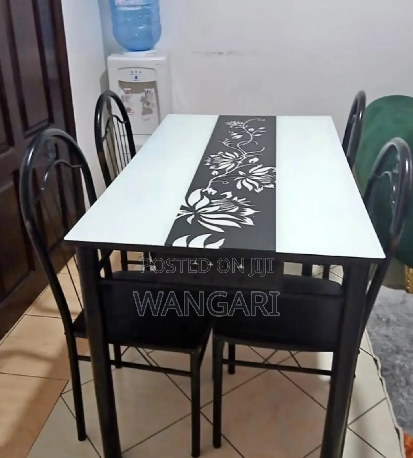 Portable White 4 Sitter Dinning Table