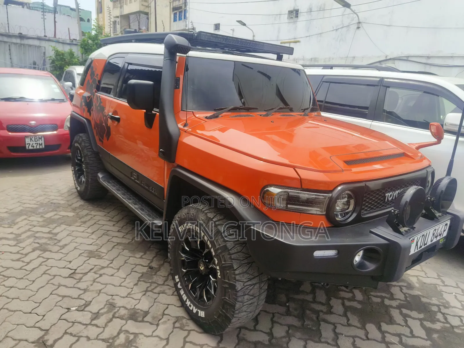 Toyota FJ Cruiser 2017 Orange