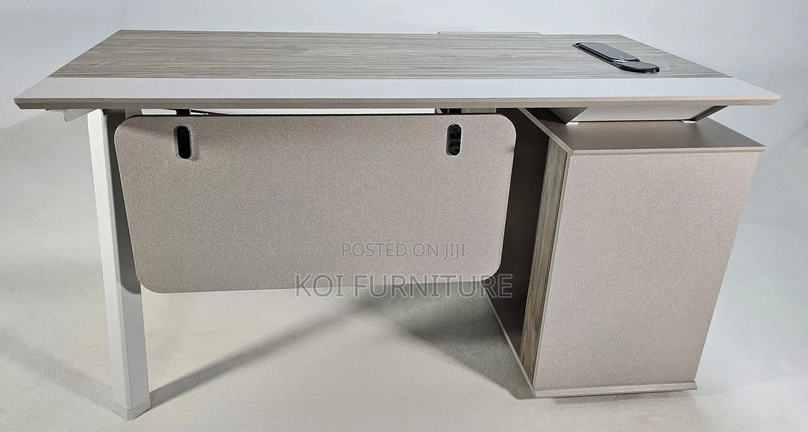 Office Desk : Executive L-shaped Corner Desk With A Modern Design
