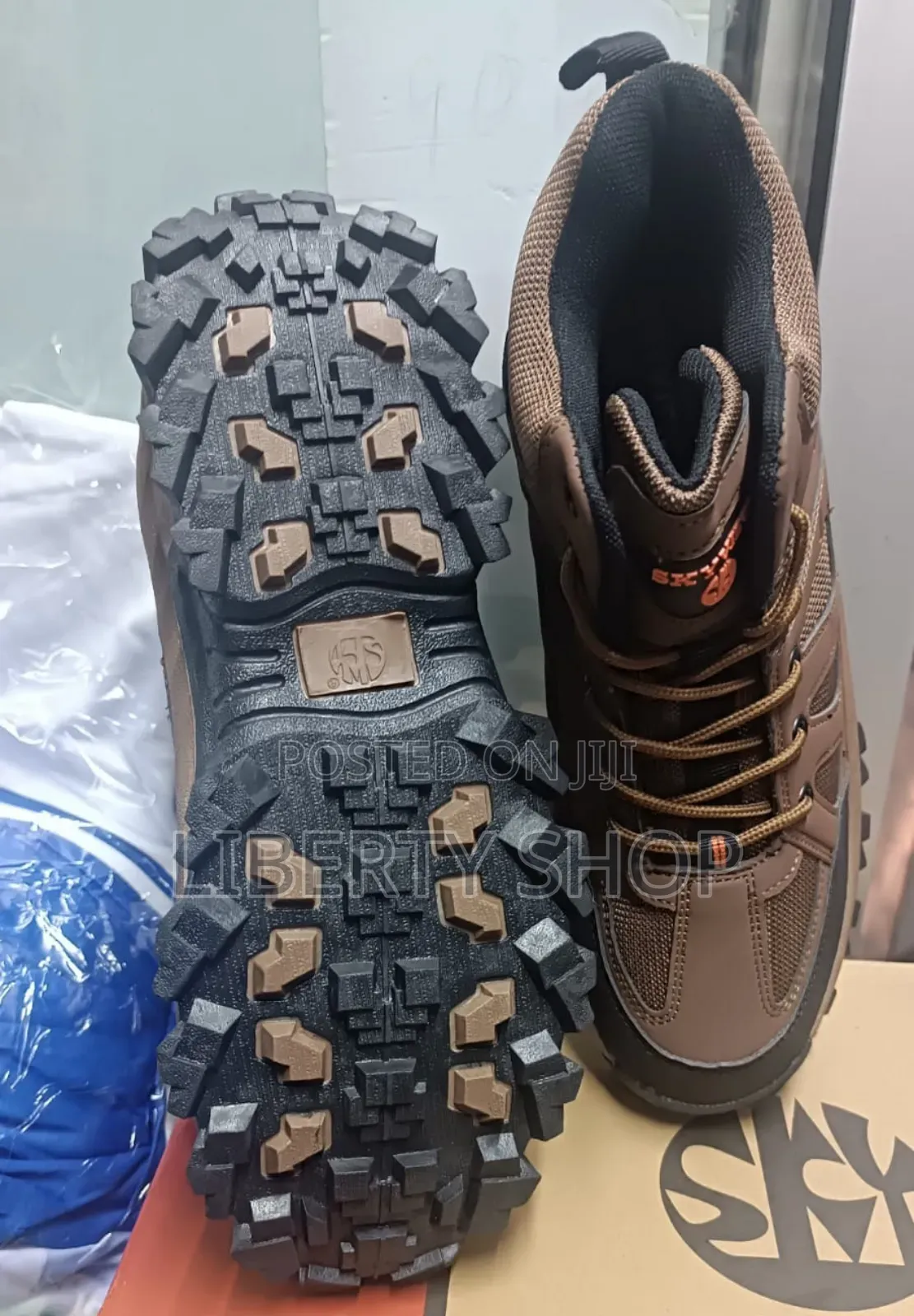 Hand Grip Hiking Boots