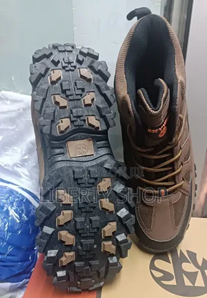 Hand Grip Hiking Boots