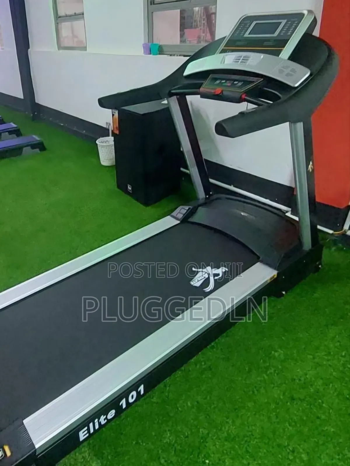 *Elite Athlete Treadmill
Semi Commercial