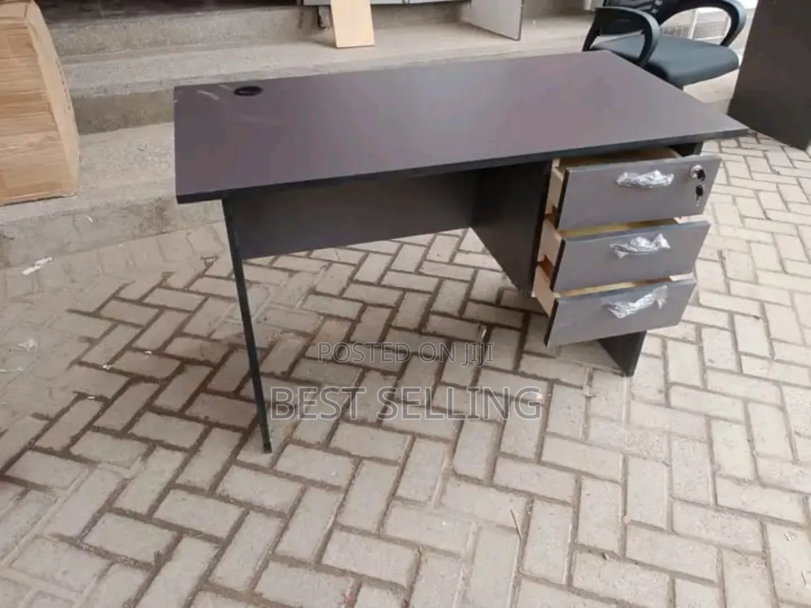 Right Handed Drawers Office Desk