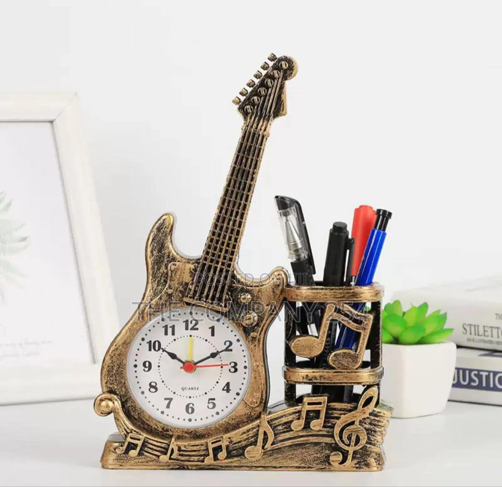 Qcrafted Alarm Clock Serves Elegance and Time Keeping Silved Watch