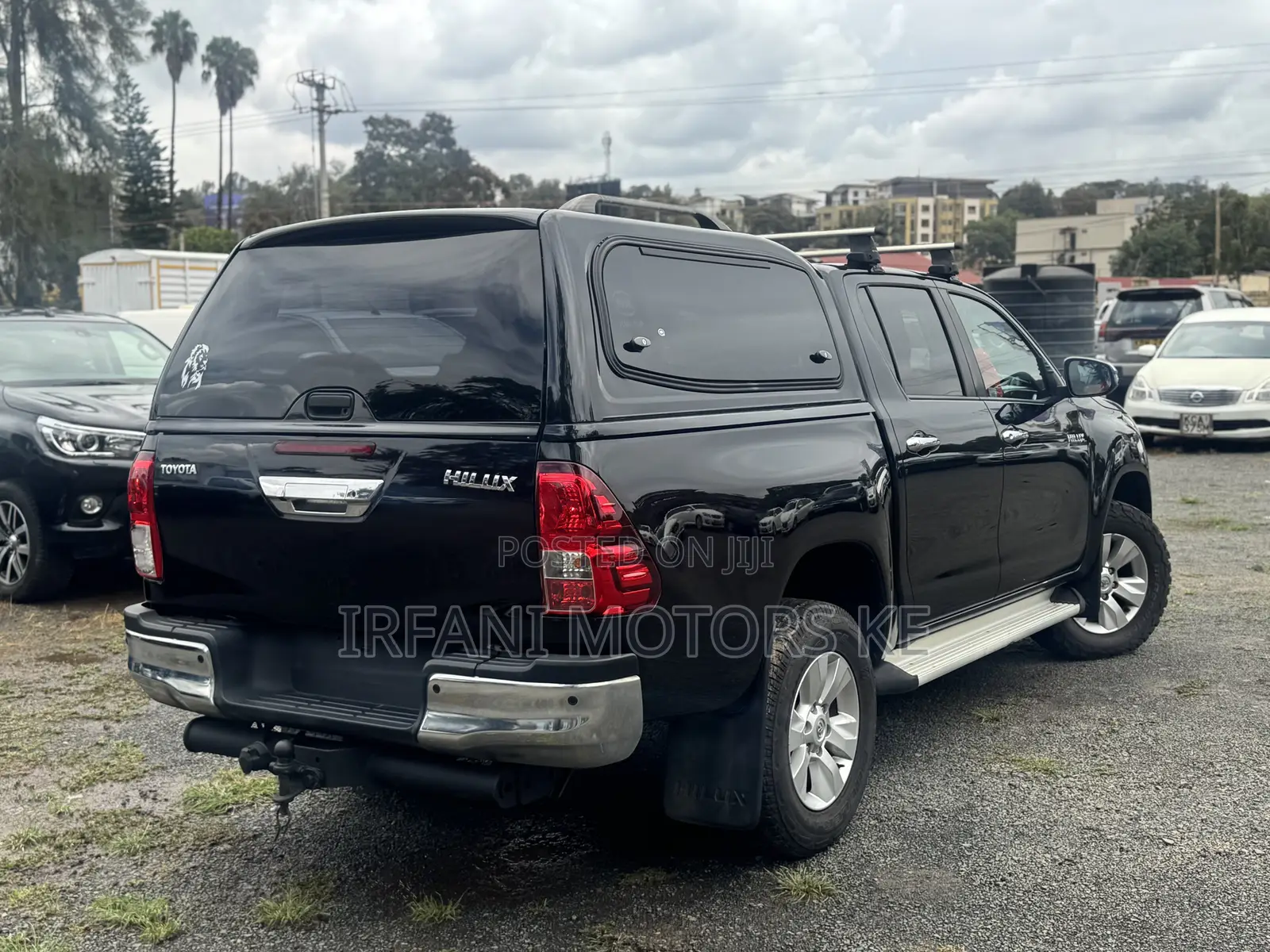 Toyota Hilux SR5+ 4x4 2018 Black