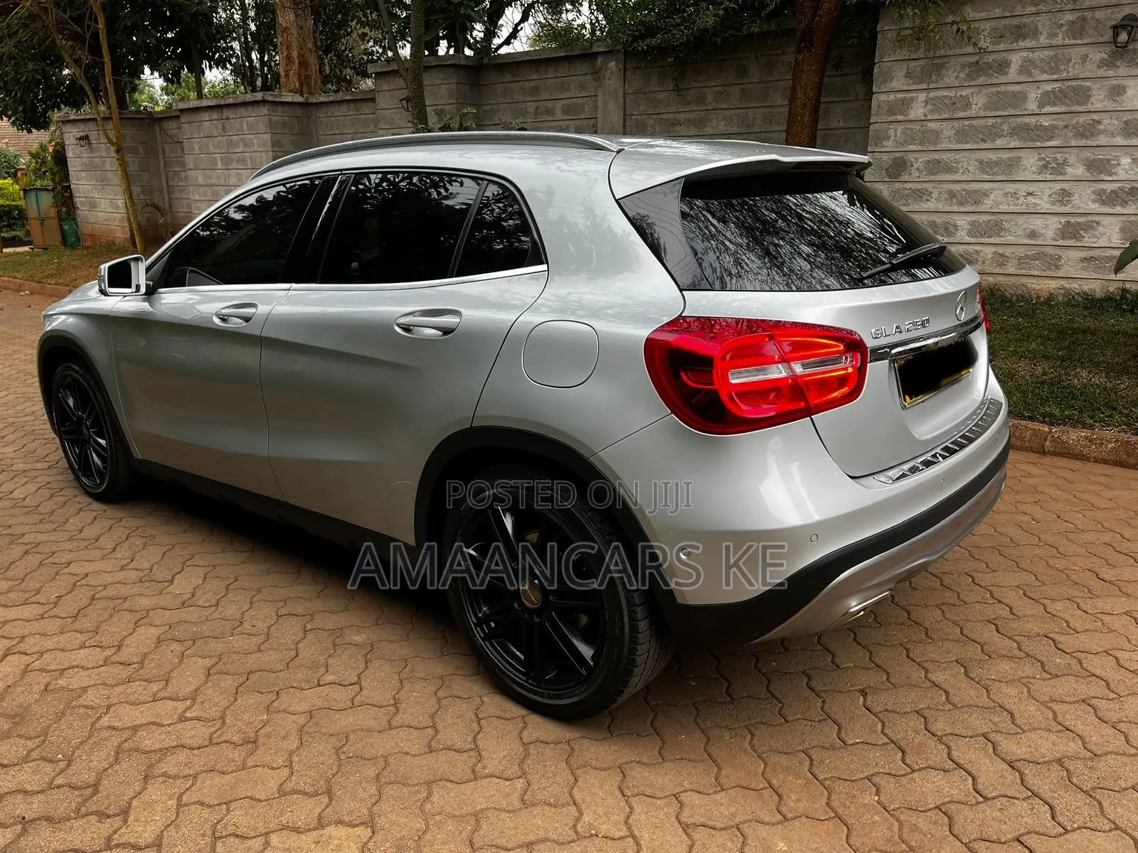 Mercedes-Benz GLA-Class GLA250 Sport Utility 4-Door (1.6L, 4cyl Turbo)