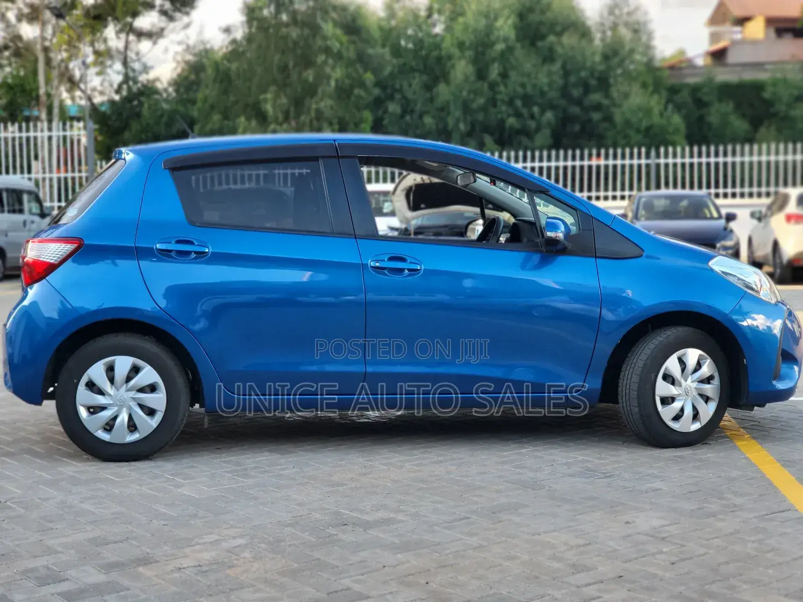 Toyota Vitz 1.0 FWD 5dr 2018 Blue