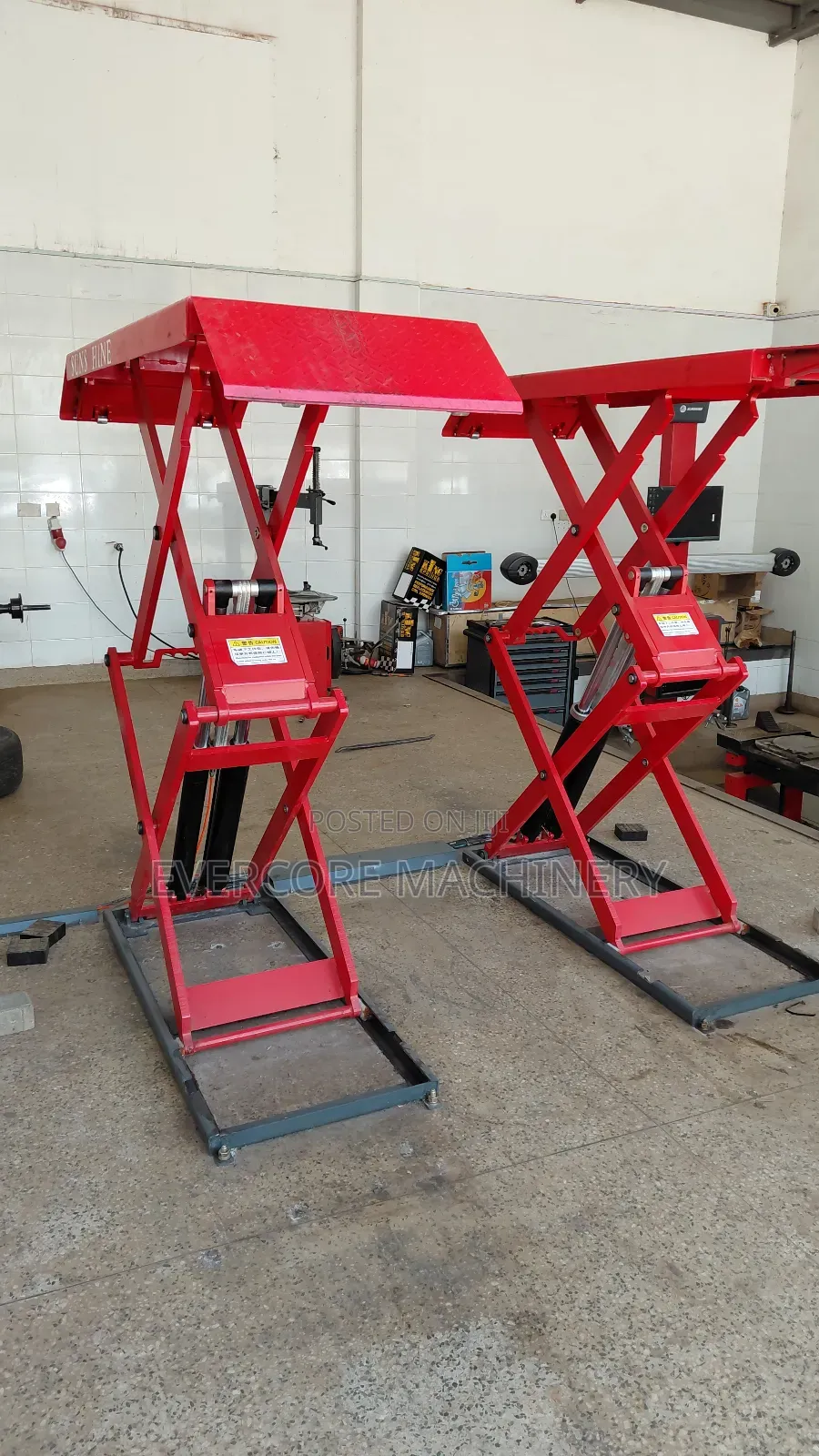 Heavy Duttycar Scissor Lift Machine 4tonne Capacity.
