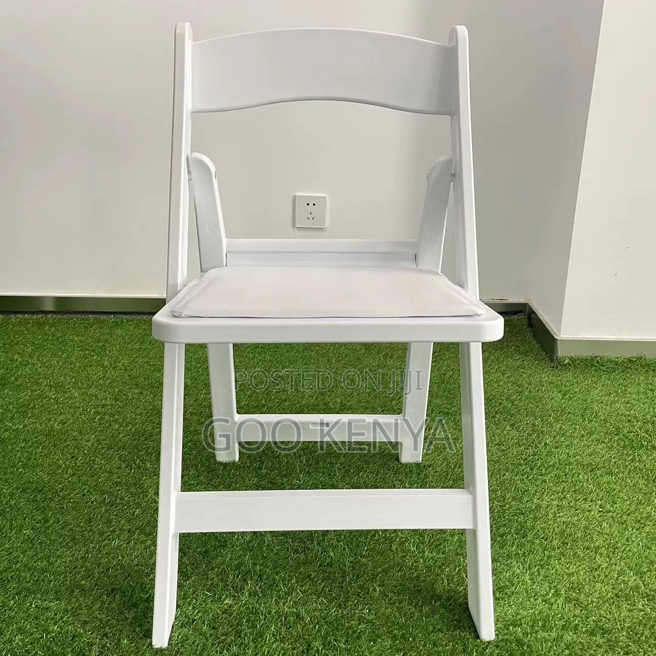 Outdoor Chair;Durable White Folding Chair With Comfortable Padded Seat