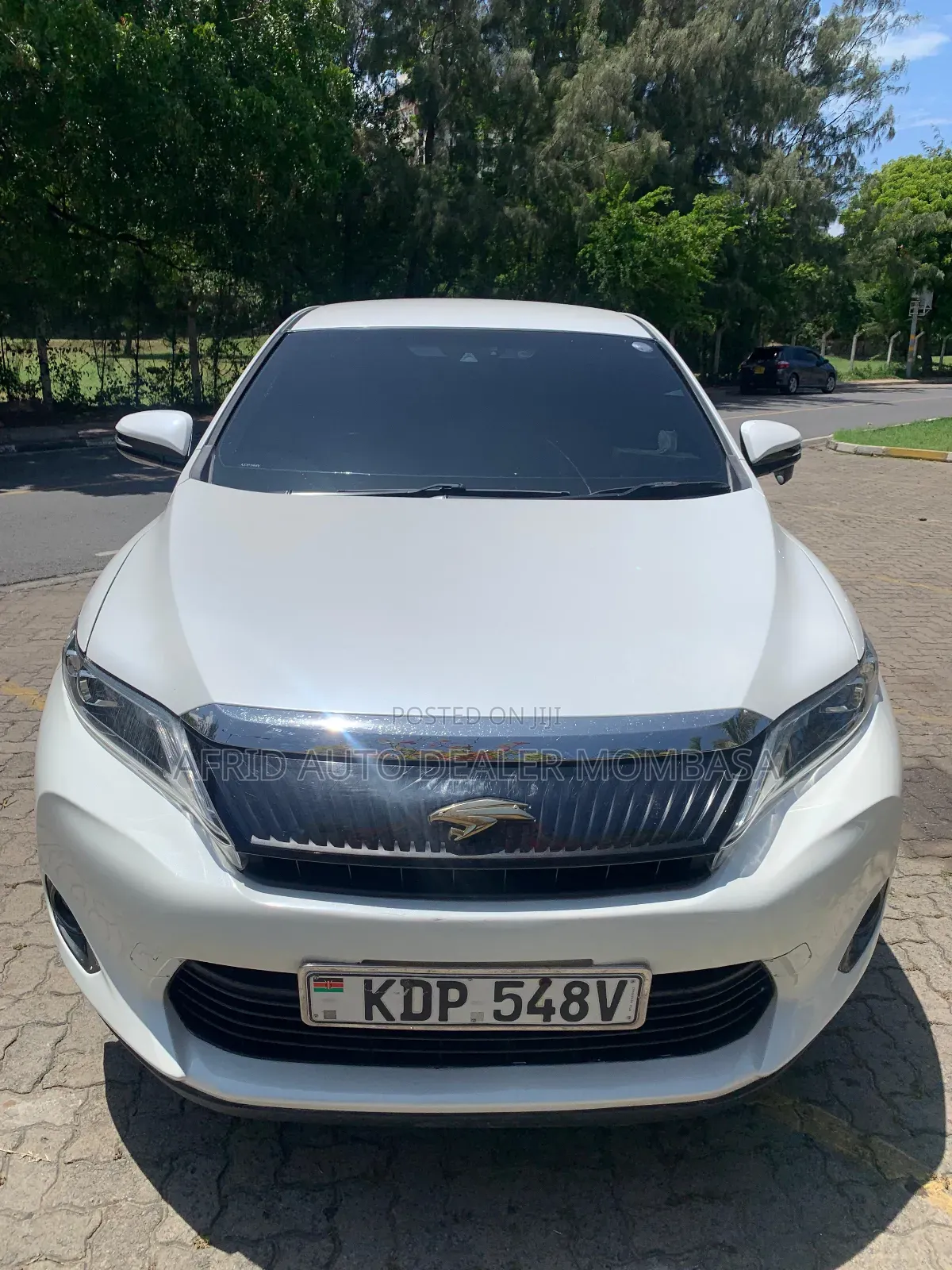 Toyota Harrier 2.0 2016 White