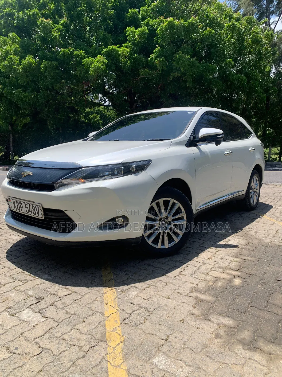 Toyota Harrier 2.0 2016 White
