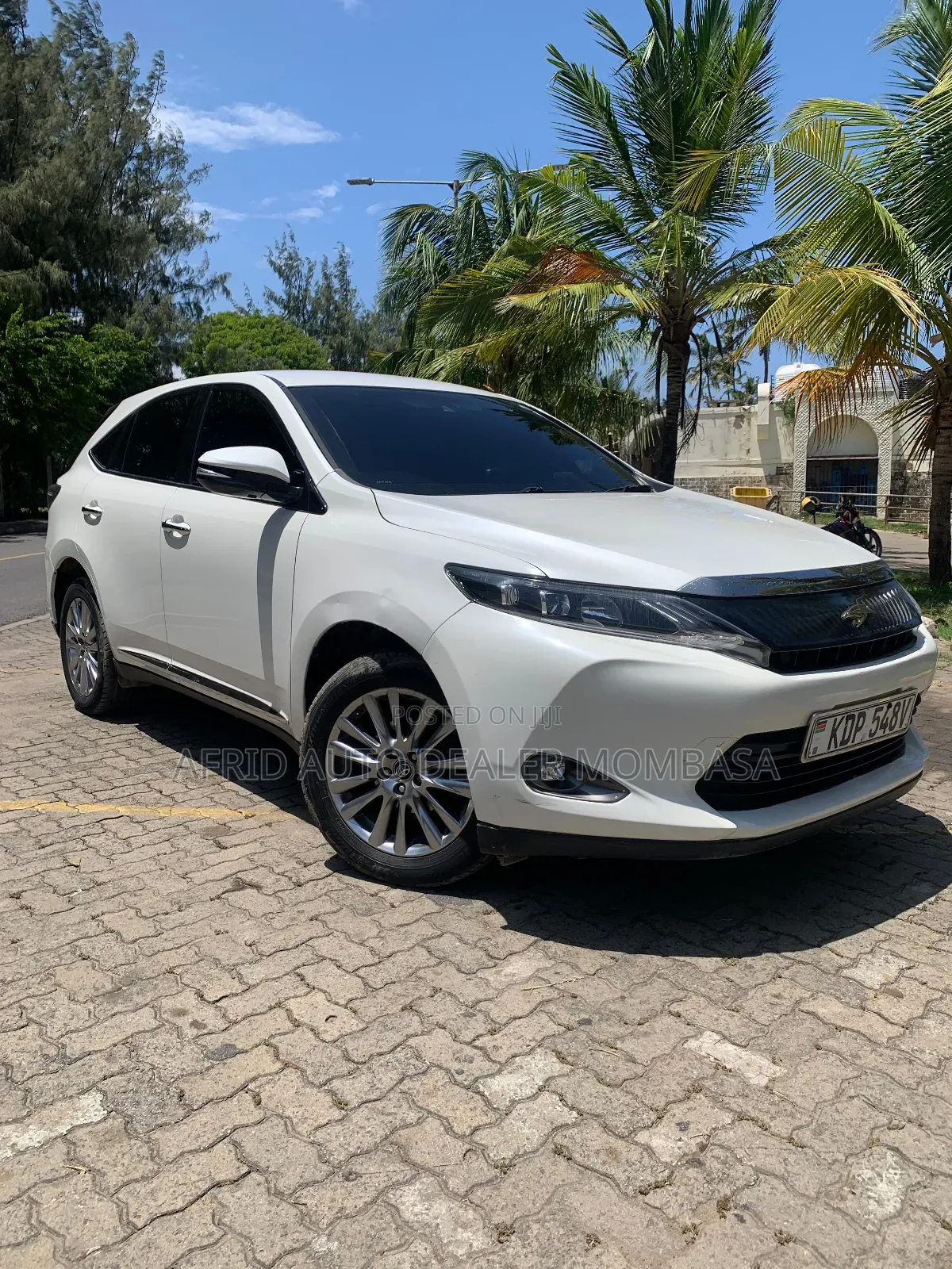 Toyota Harrier 2.0 2016 White
