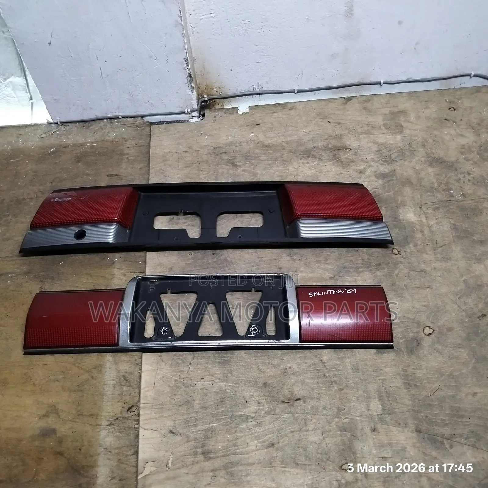 Toyota Corolla E90/E91 Rear Reflector. Ex Japan Motor Vehicle Parts