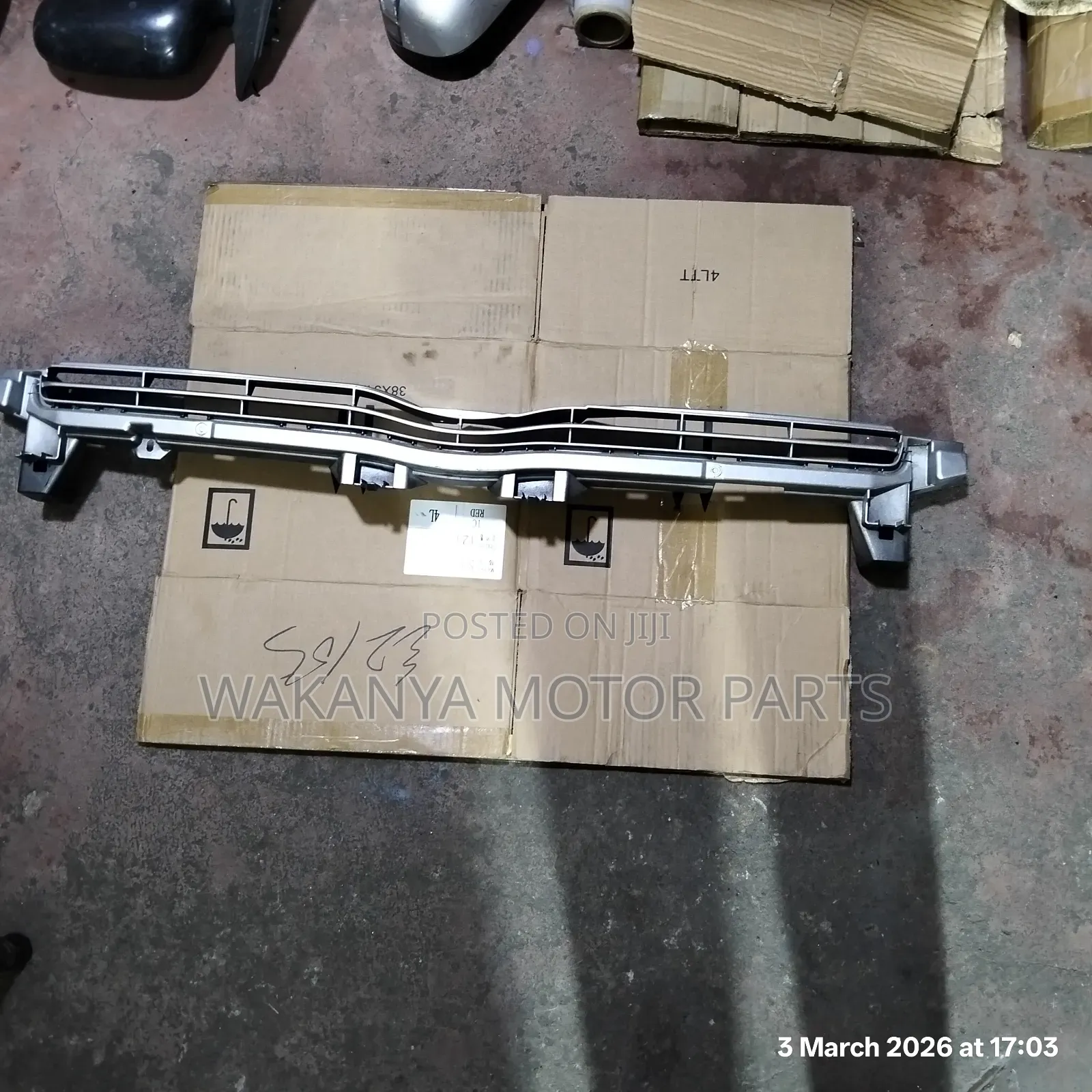Toyota Voxy Model 2008/2009 Grille. Clean Ex Japan Motor Part