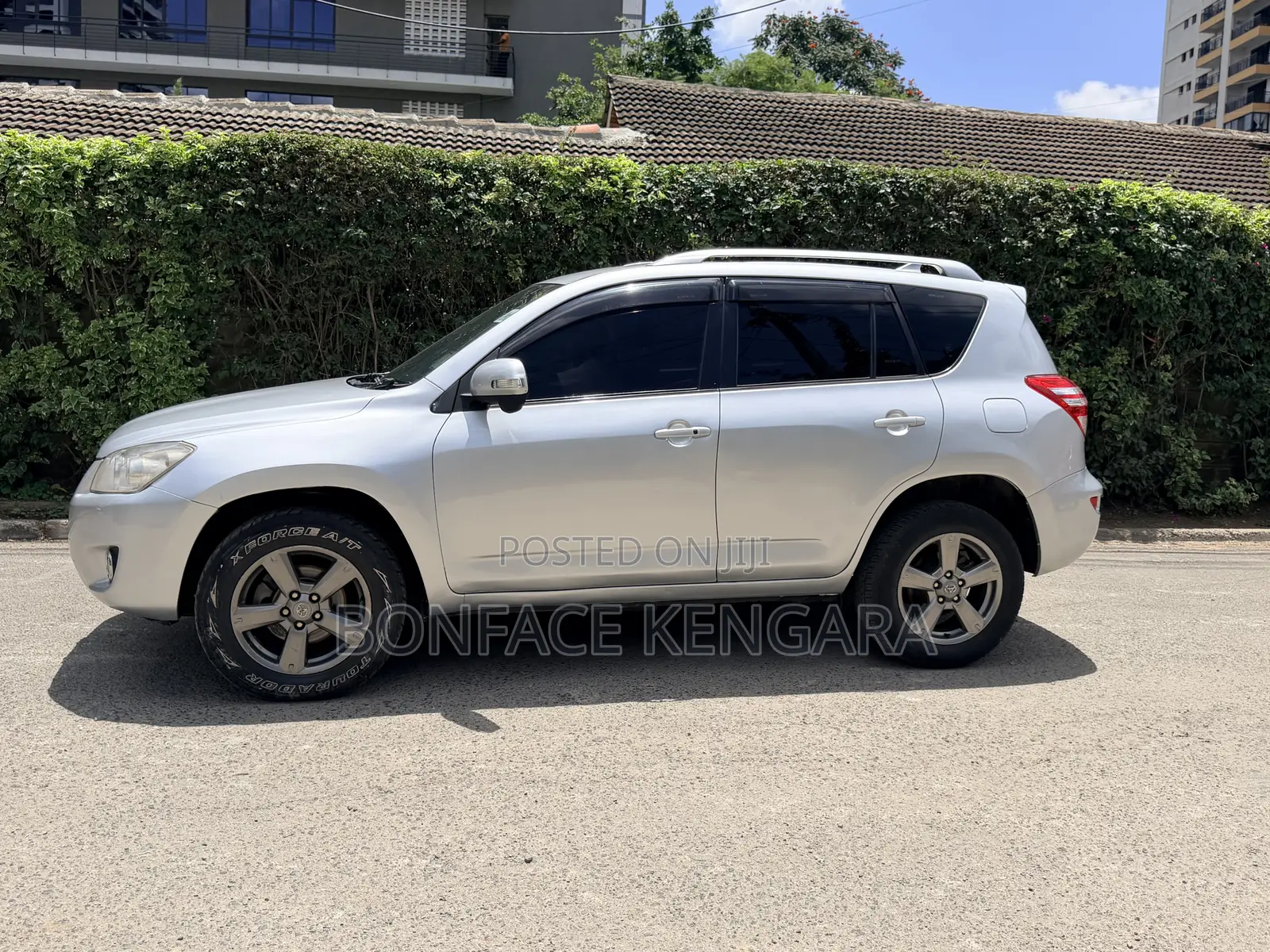 Toyota RAV4 LE FWD (2.5L 4cyl 6A) 2013 Silver