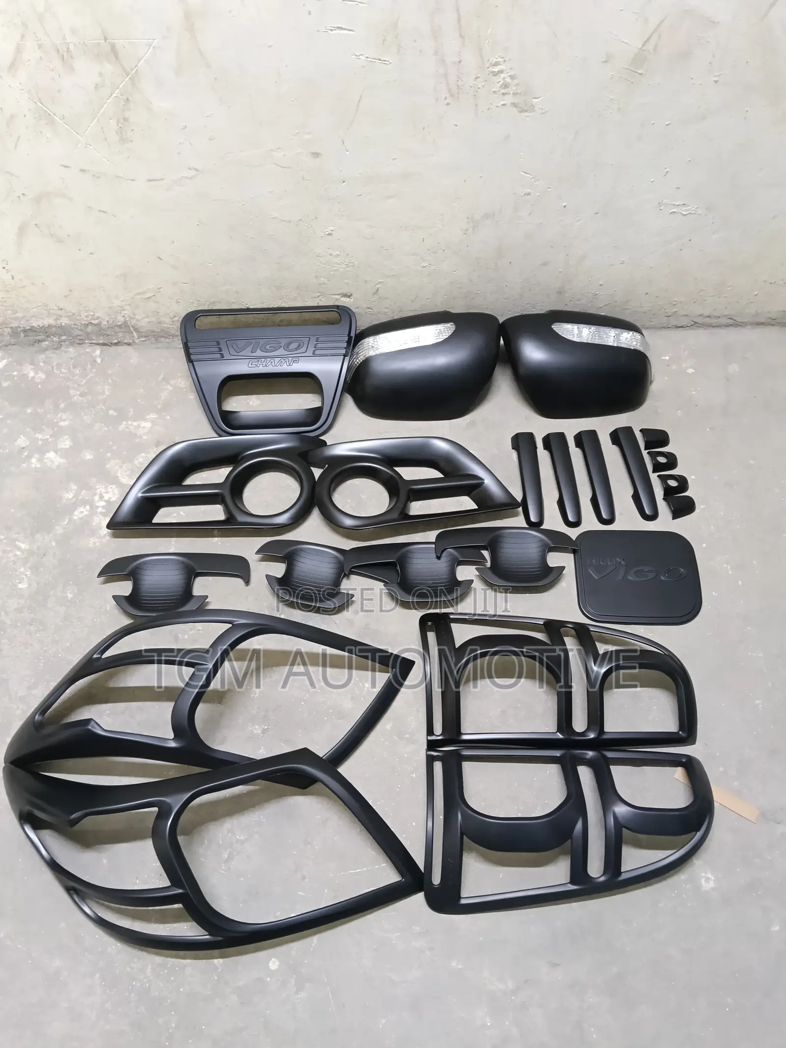 Body Kit Hilux Vigo Black Chrome Kit