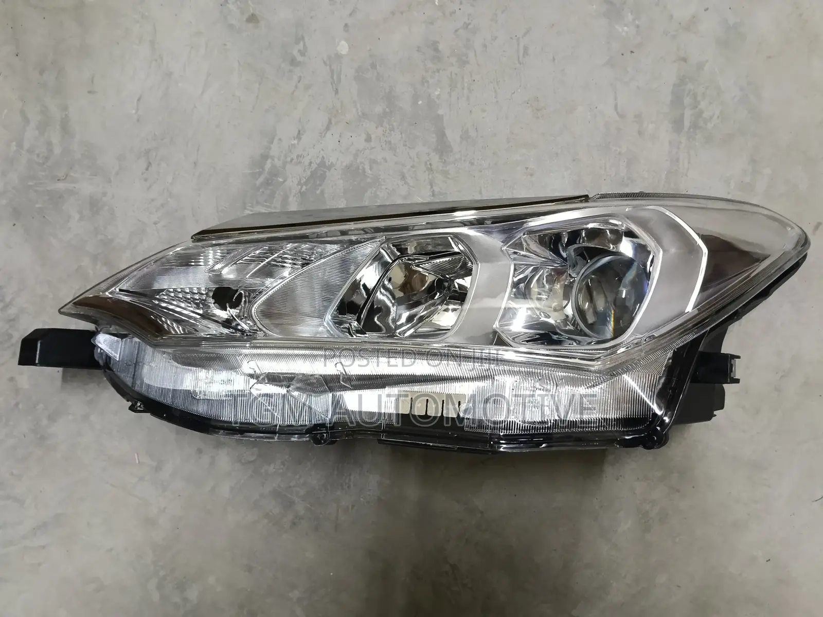 Head Lamp Axio 2017 Left