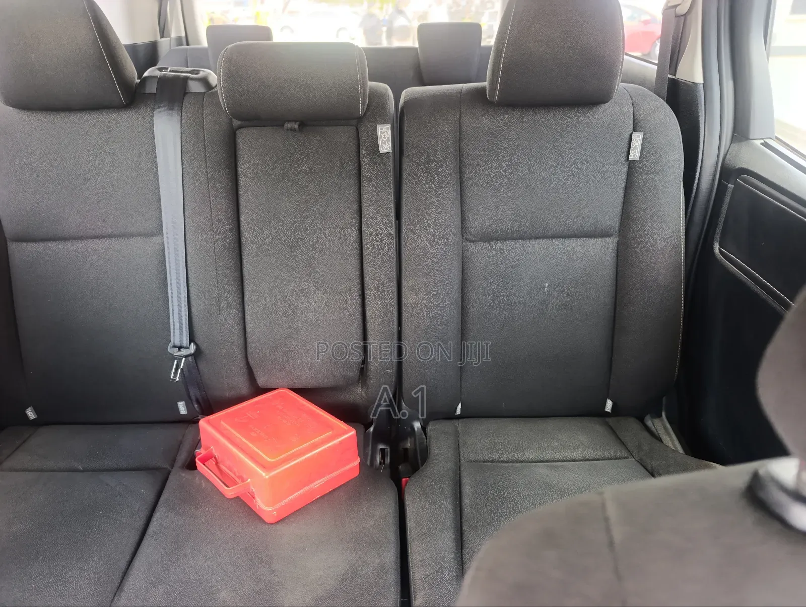 Toyota Esquire 2.0 FWD (8 seater) 2016 Black