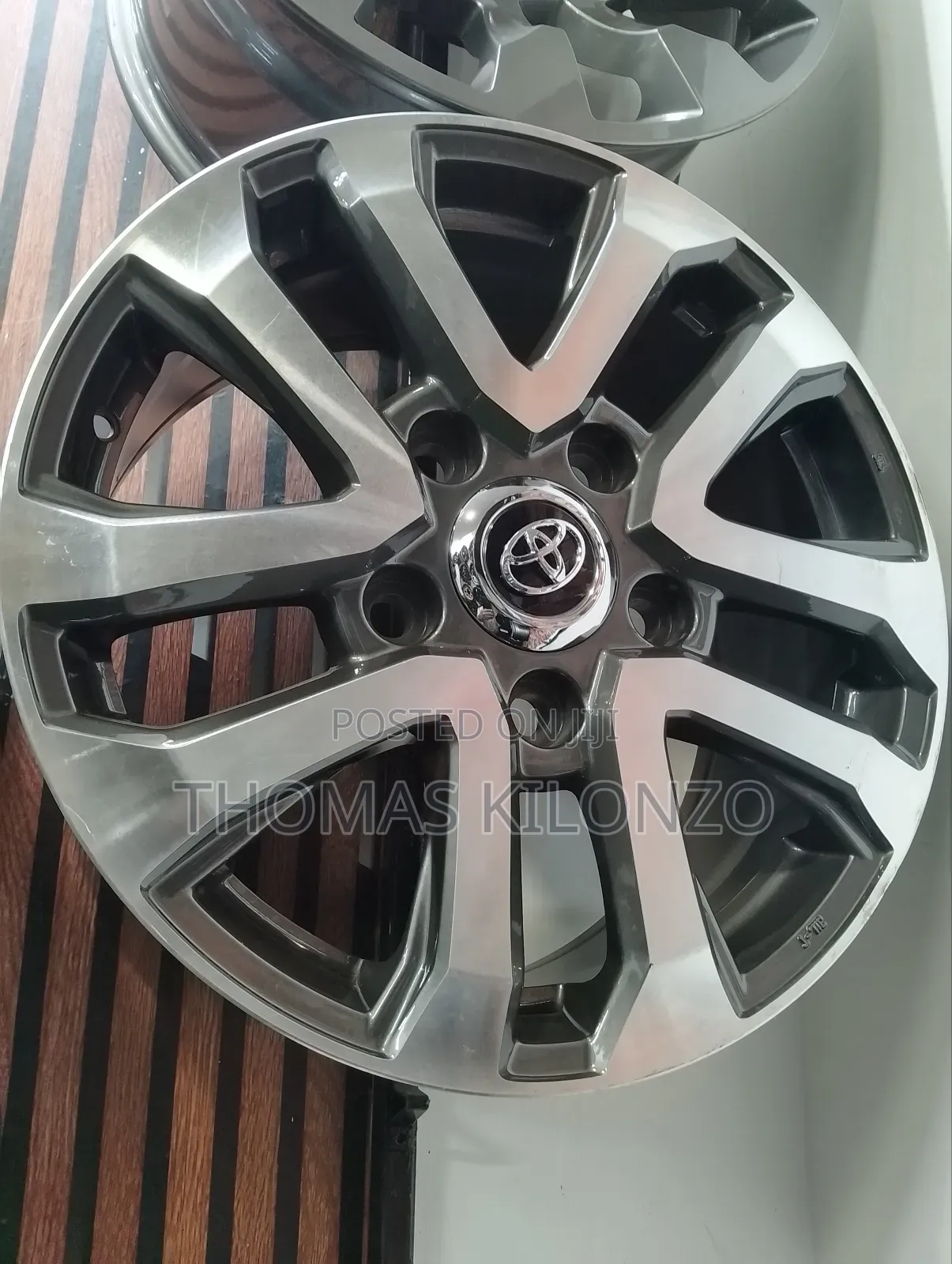 18 Inches Landcruiser V8 Rims