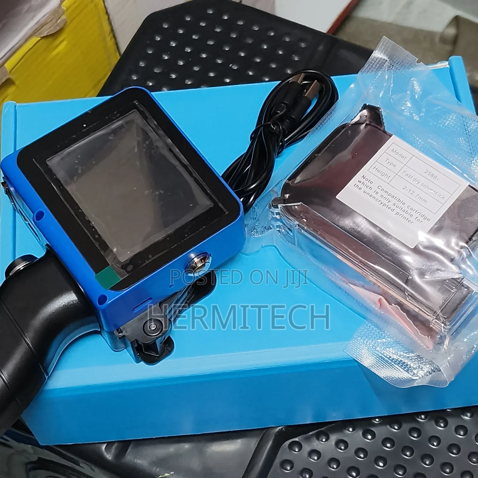 Handheldprinter for Multiple Surfaces With Different Colour Cartridges
