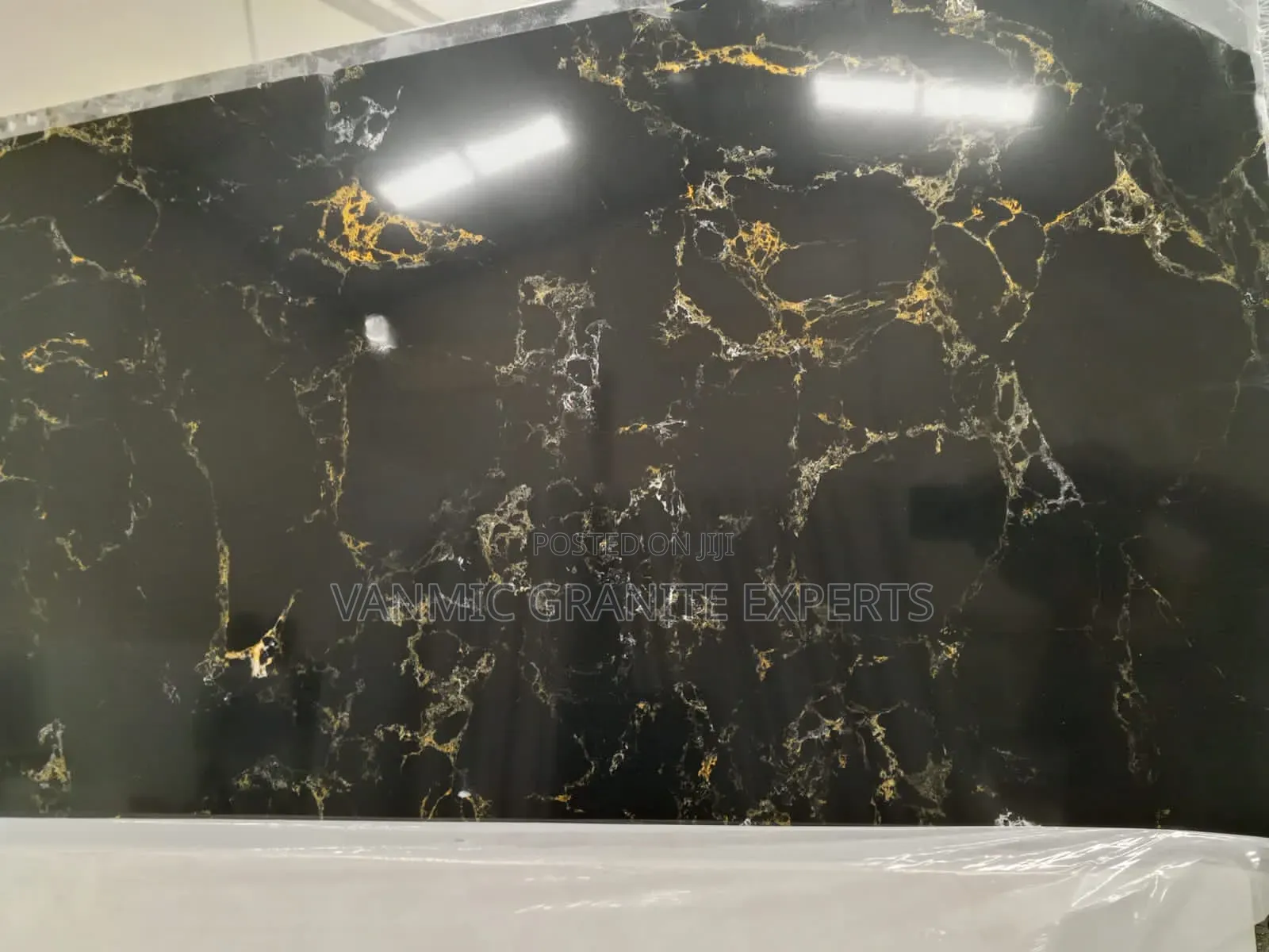 Dark Gold Quartz 18000 Per Slub