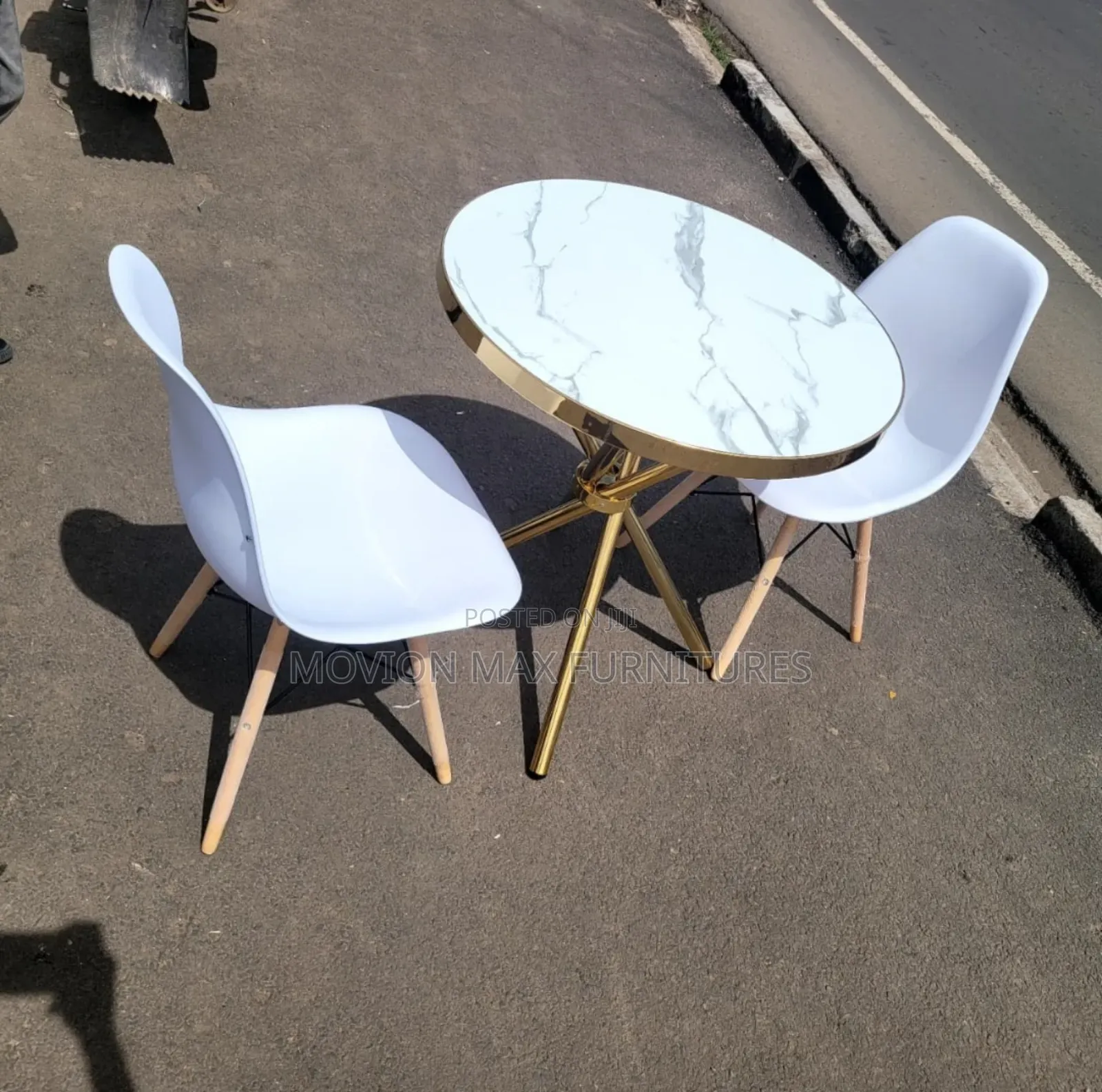 New Round Dinning Table