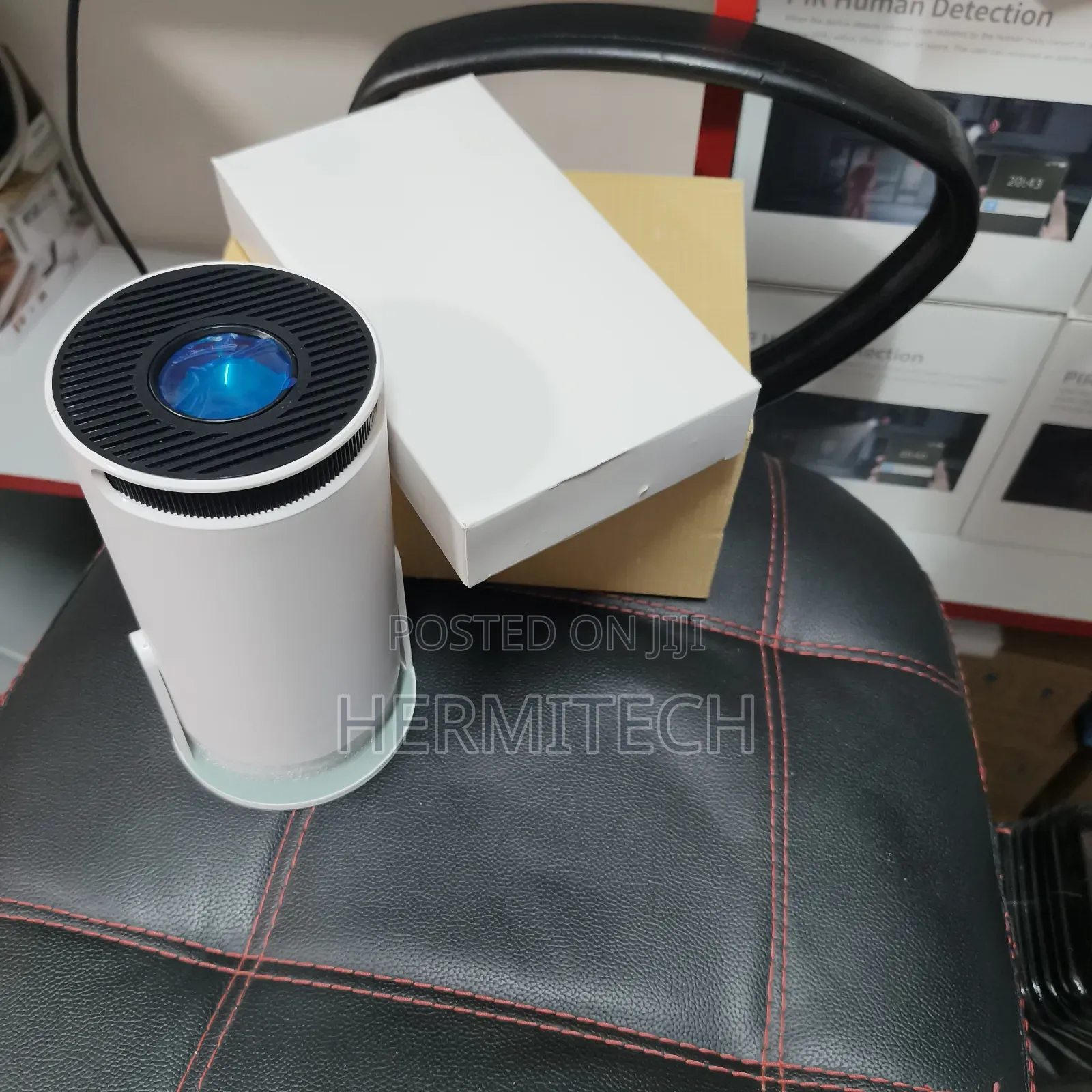 Mini Projector  With Resolution Videos Display Size 130 Inches