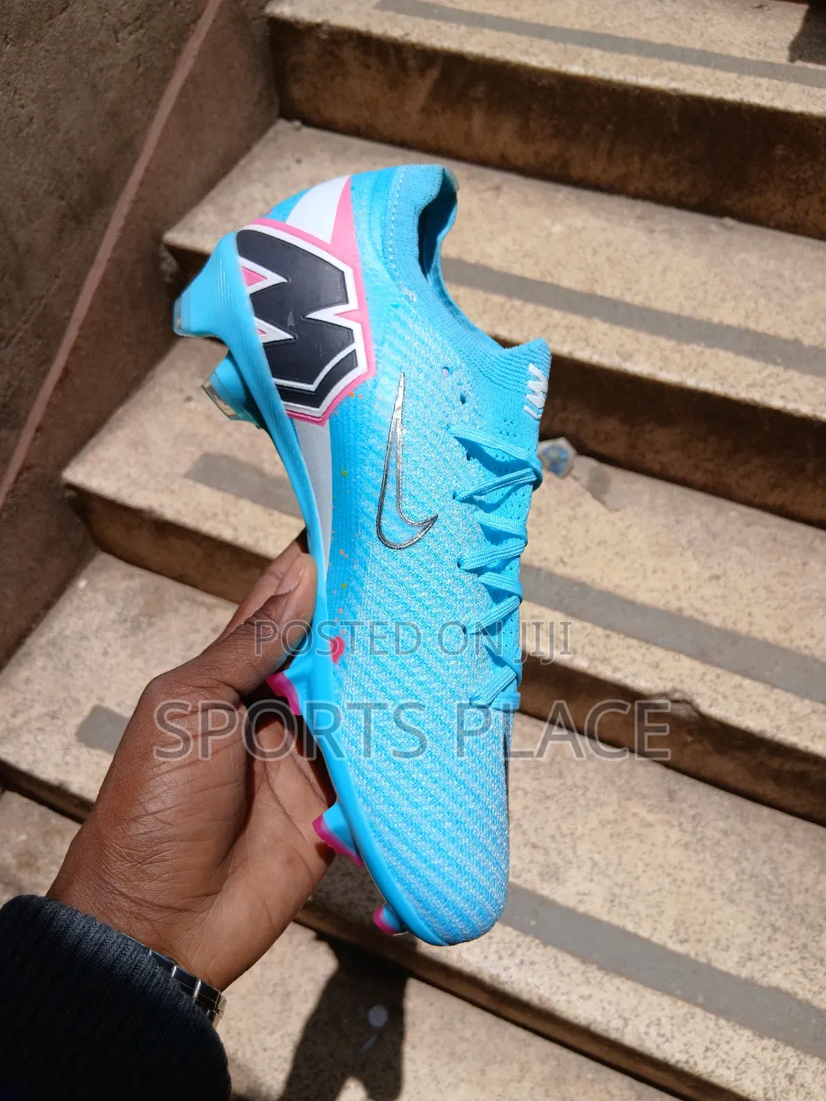 Turquoise Terror Vapor 16 Merc Football Boots