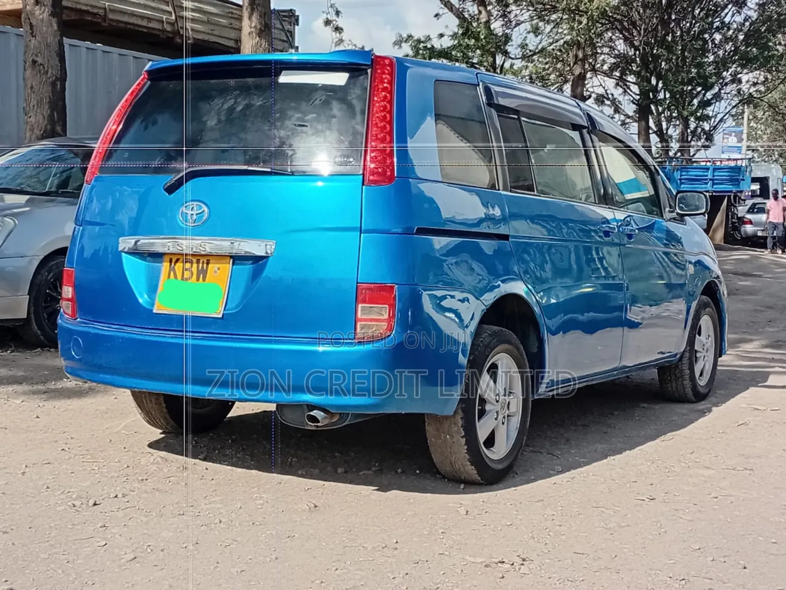 Toyota ISIS 2007 Blue