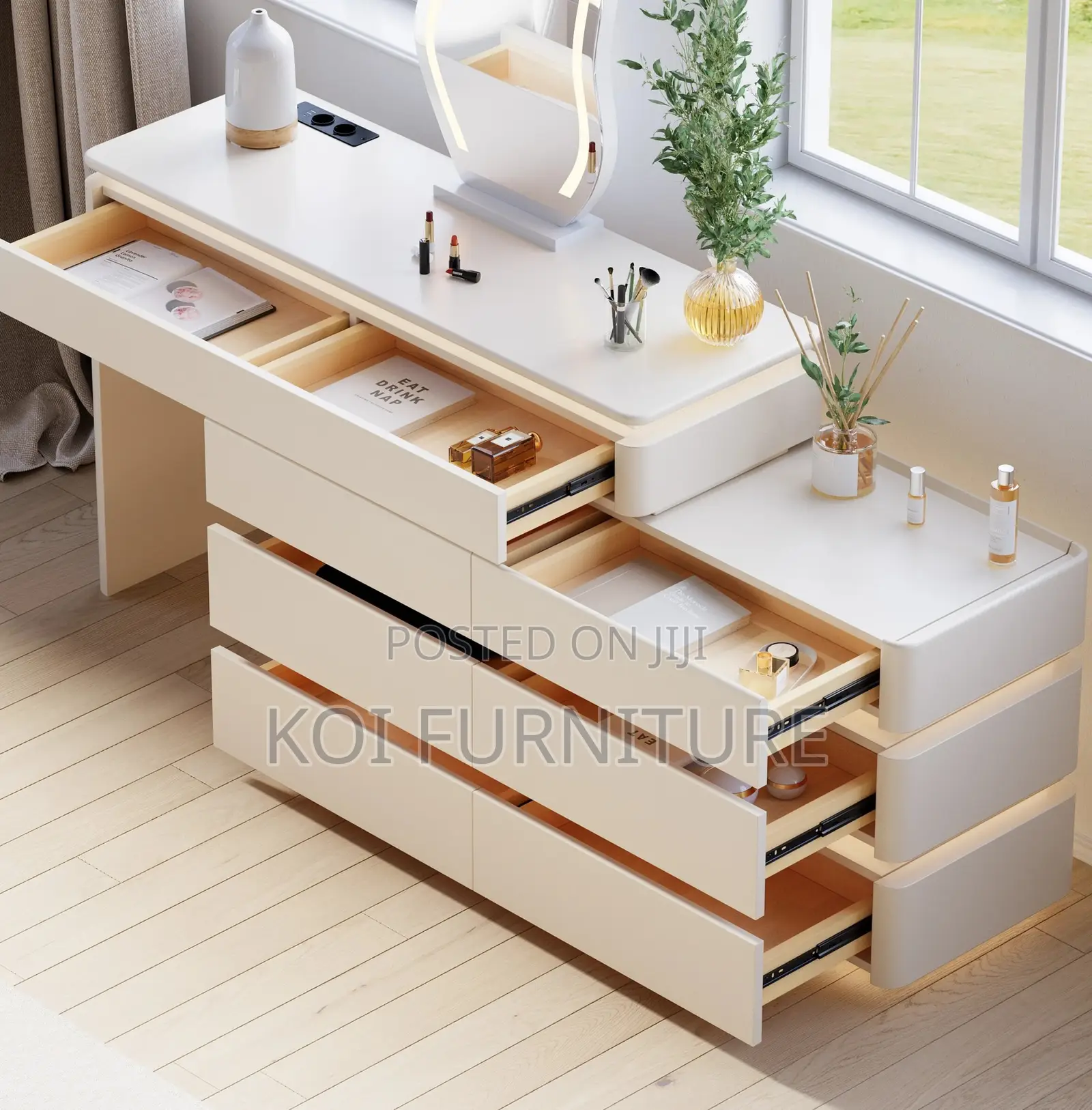 Dressers; Bedroom Vanity Set With Lightings