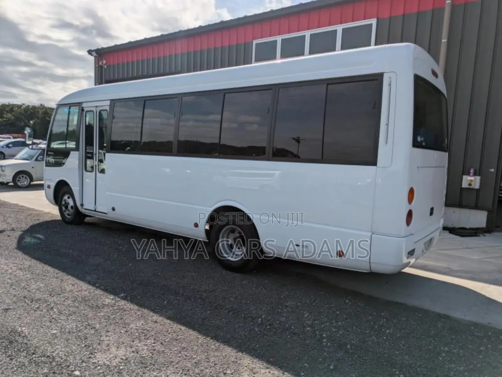 Mitsubishi Fuso Rosa 2019 White