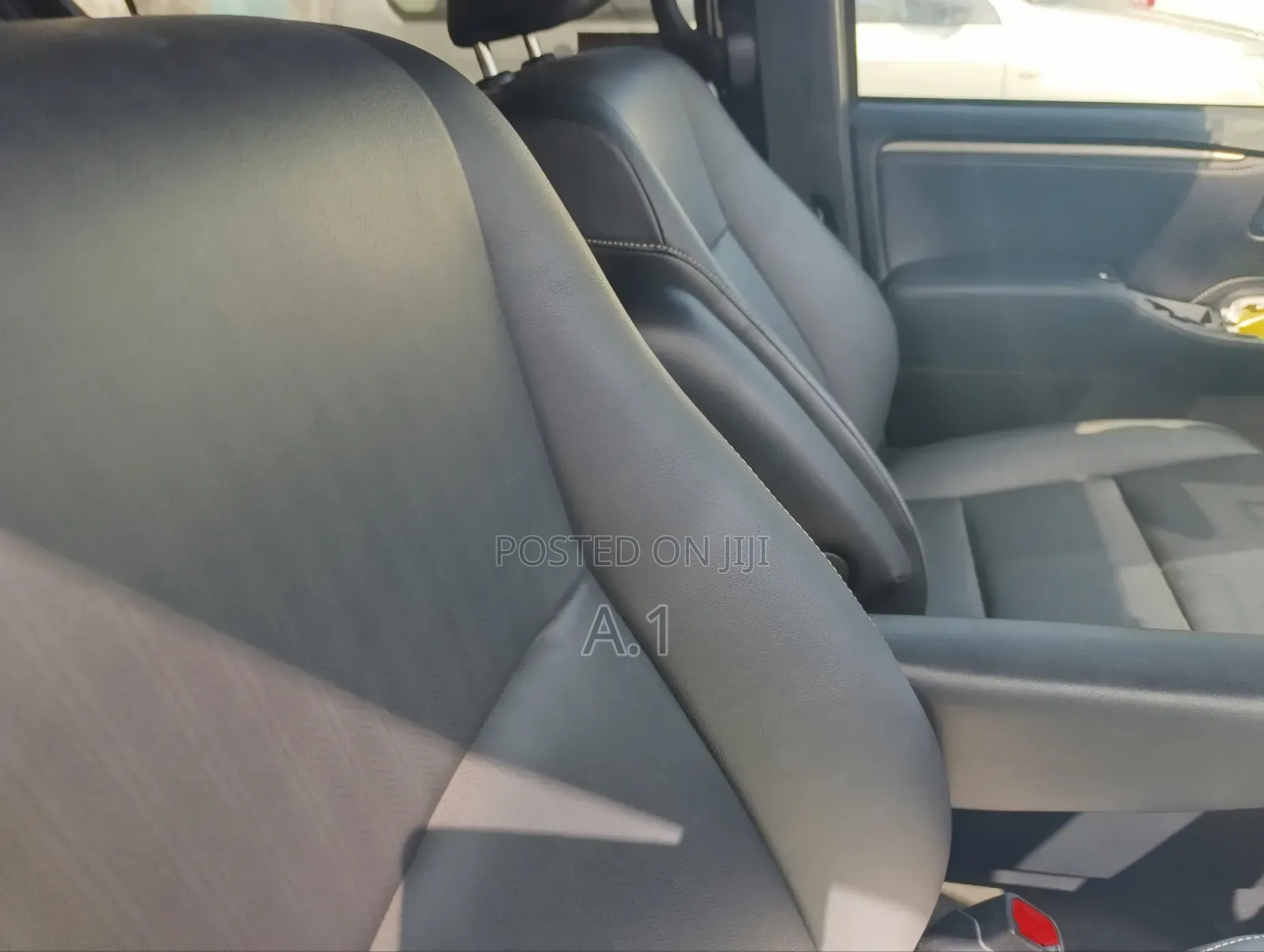 Toyota Esquire 2.0 FWD (7 seater) 2018 Black