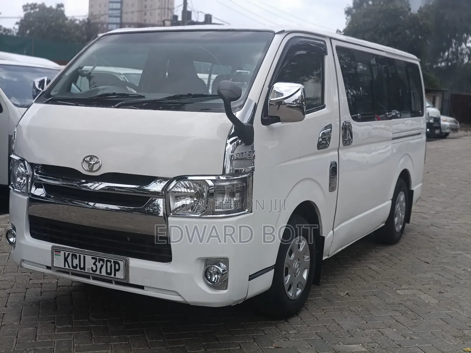 Toyota HiAce 2012 Black