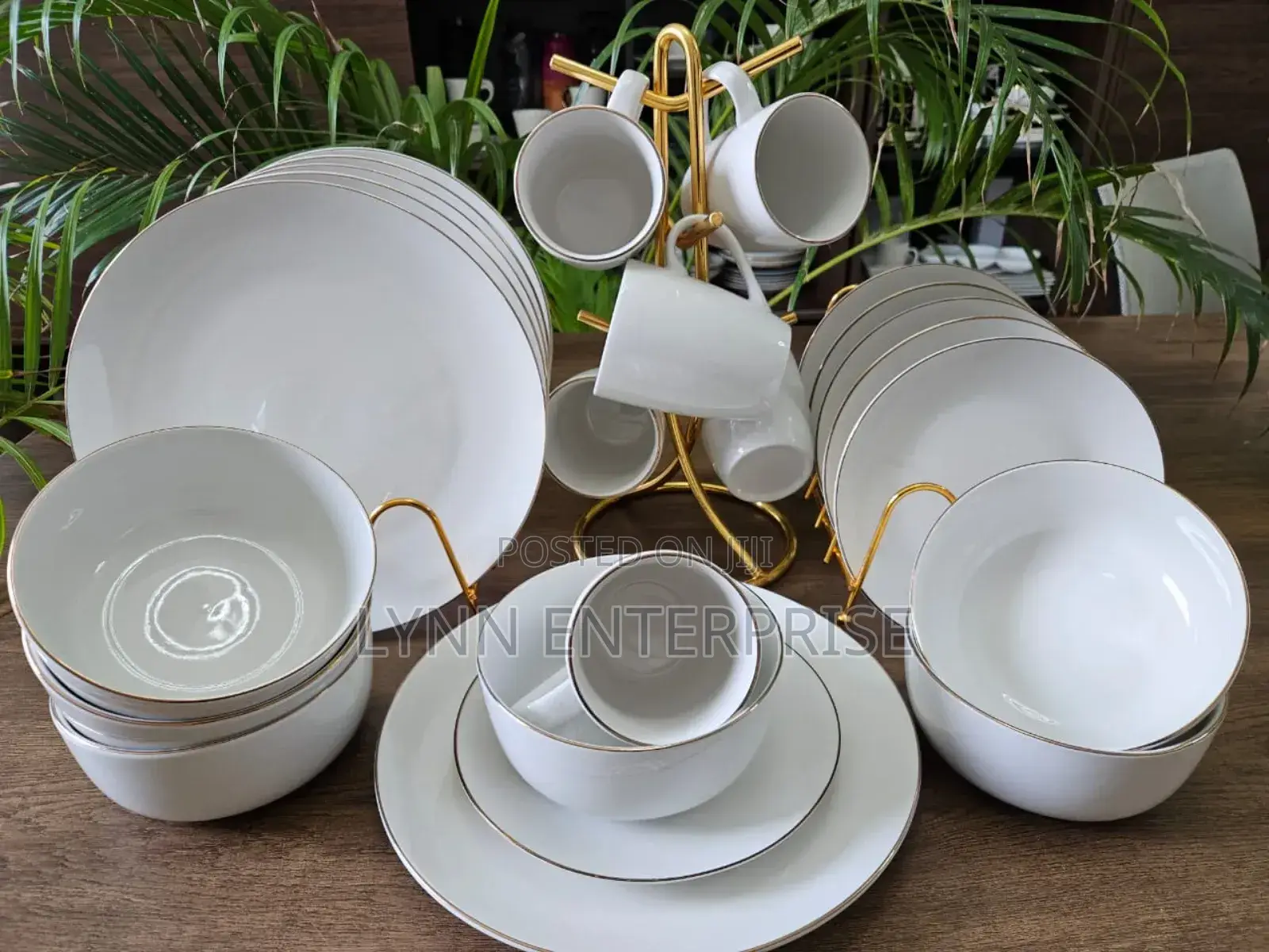 24 Pieces Gold Rimmed High Quality Dinner Set