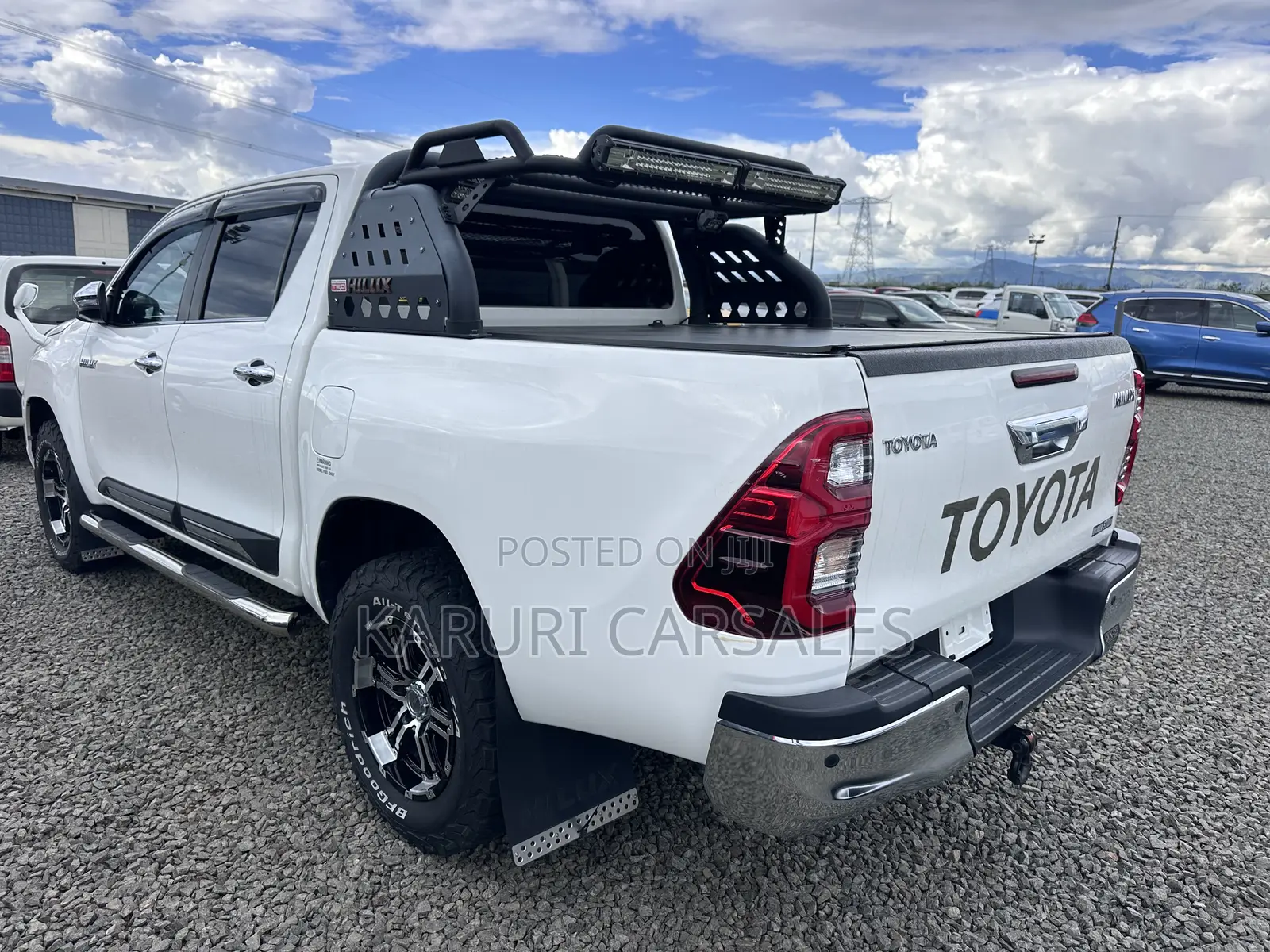 Toyota Hilux 2021 White