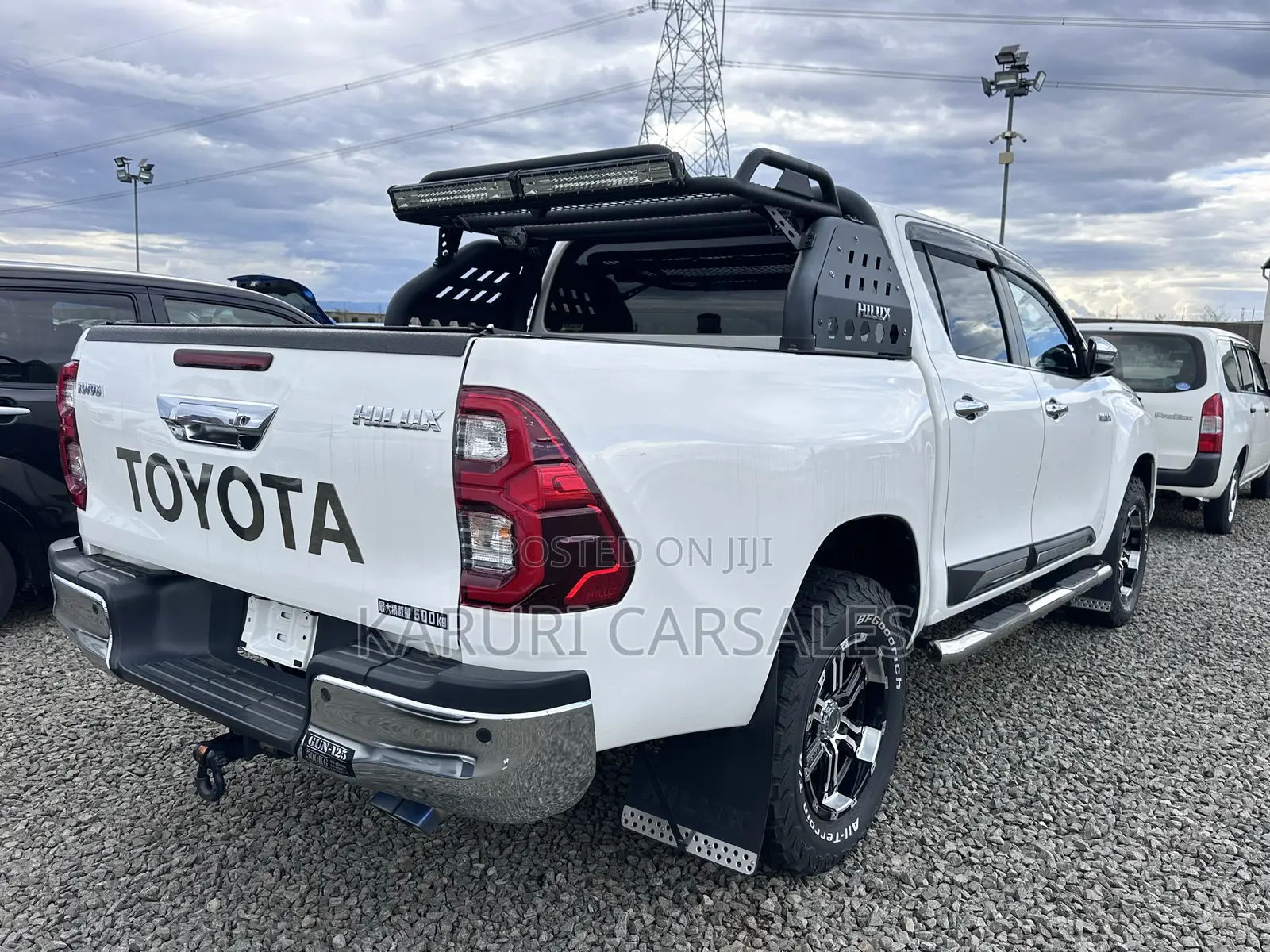 Toyota Hilux 2021 White