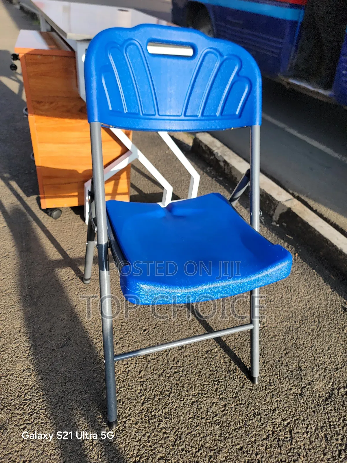 Plastic Dining Chairs :, Foldable