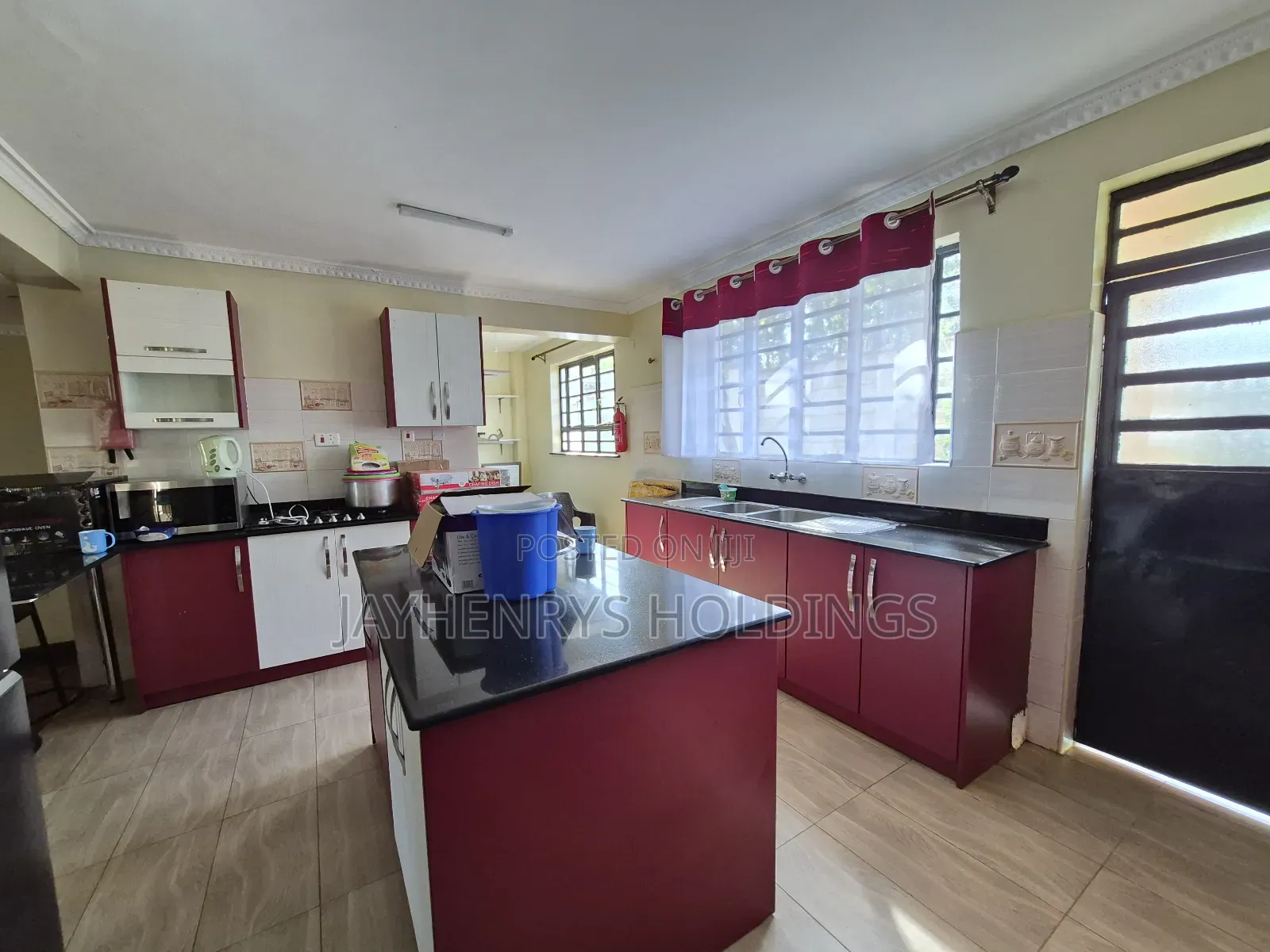 5bdrm House in Njathaini Rd, Thindigua/Kasarini for rent
