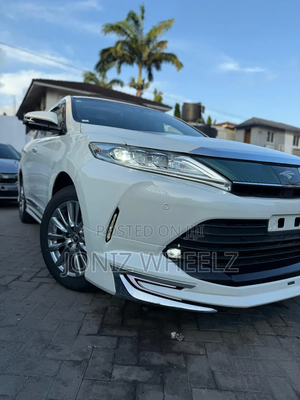 Toyota Harrier 2.0 2019 White