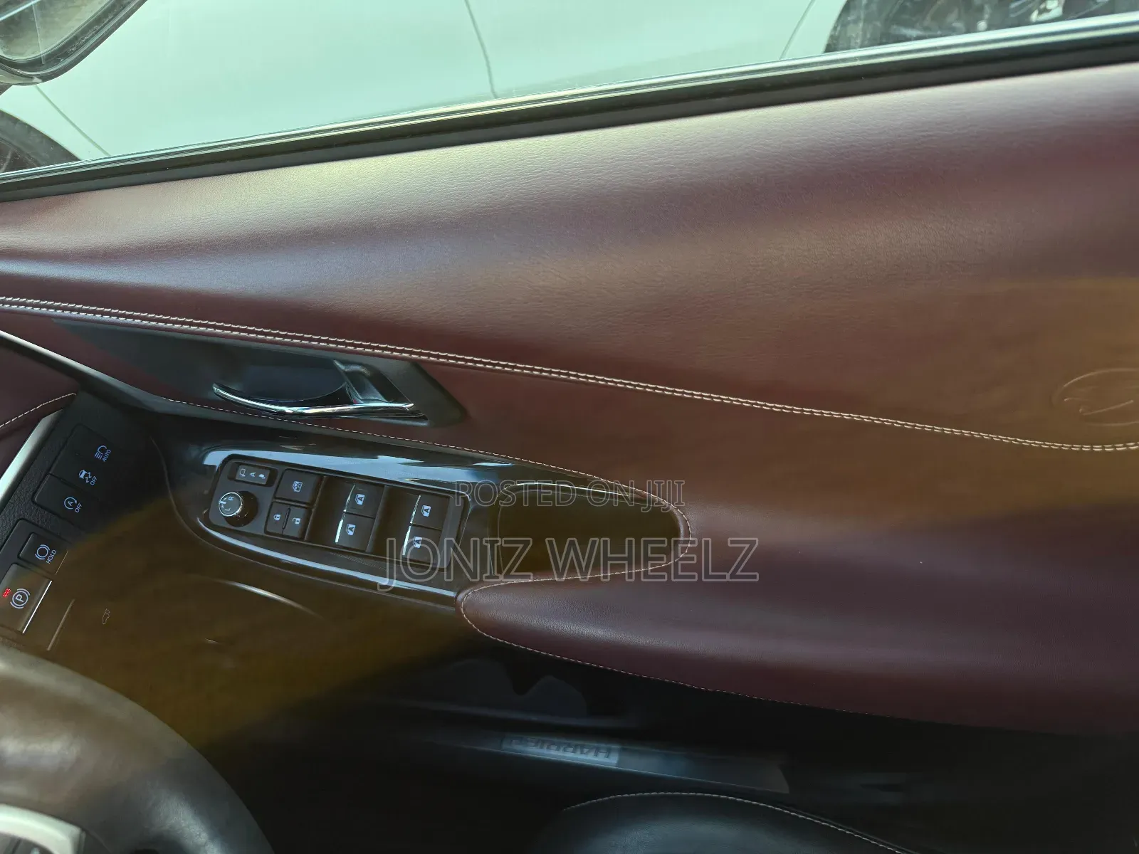 Toyota Harrier 2.0 2019 White
