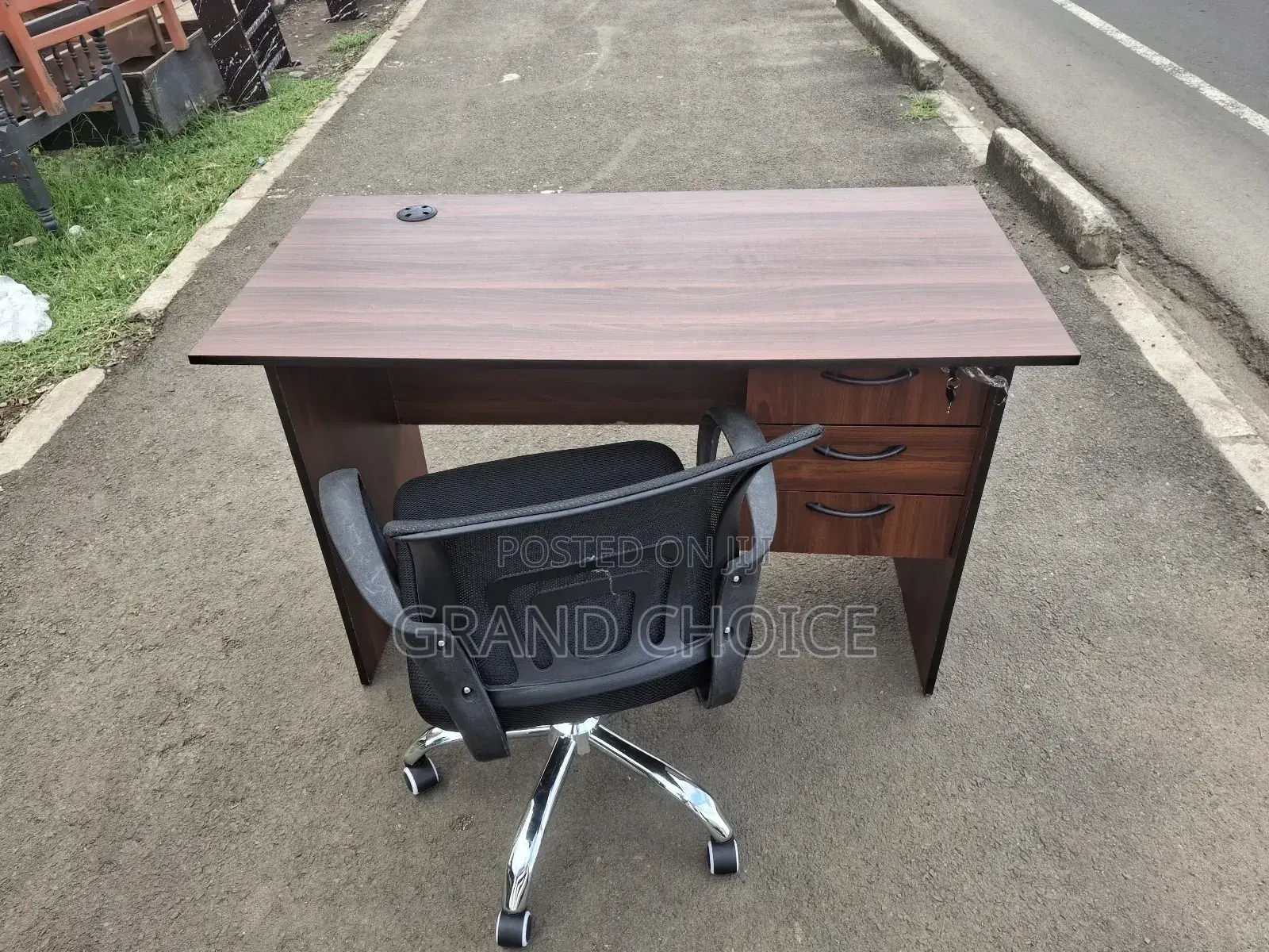 1m Office Working Desk and Chair