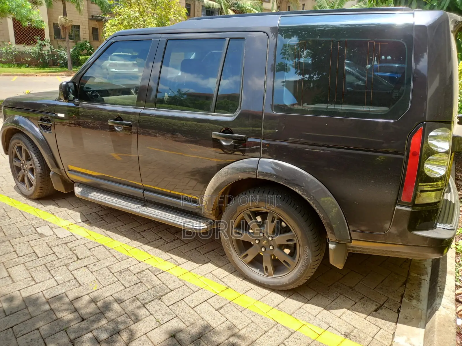 Land Rover Discovery 2009 Black