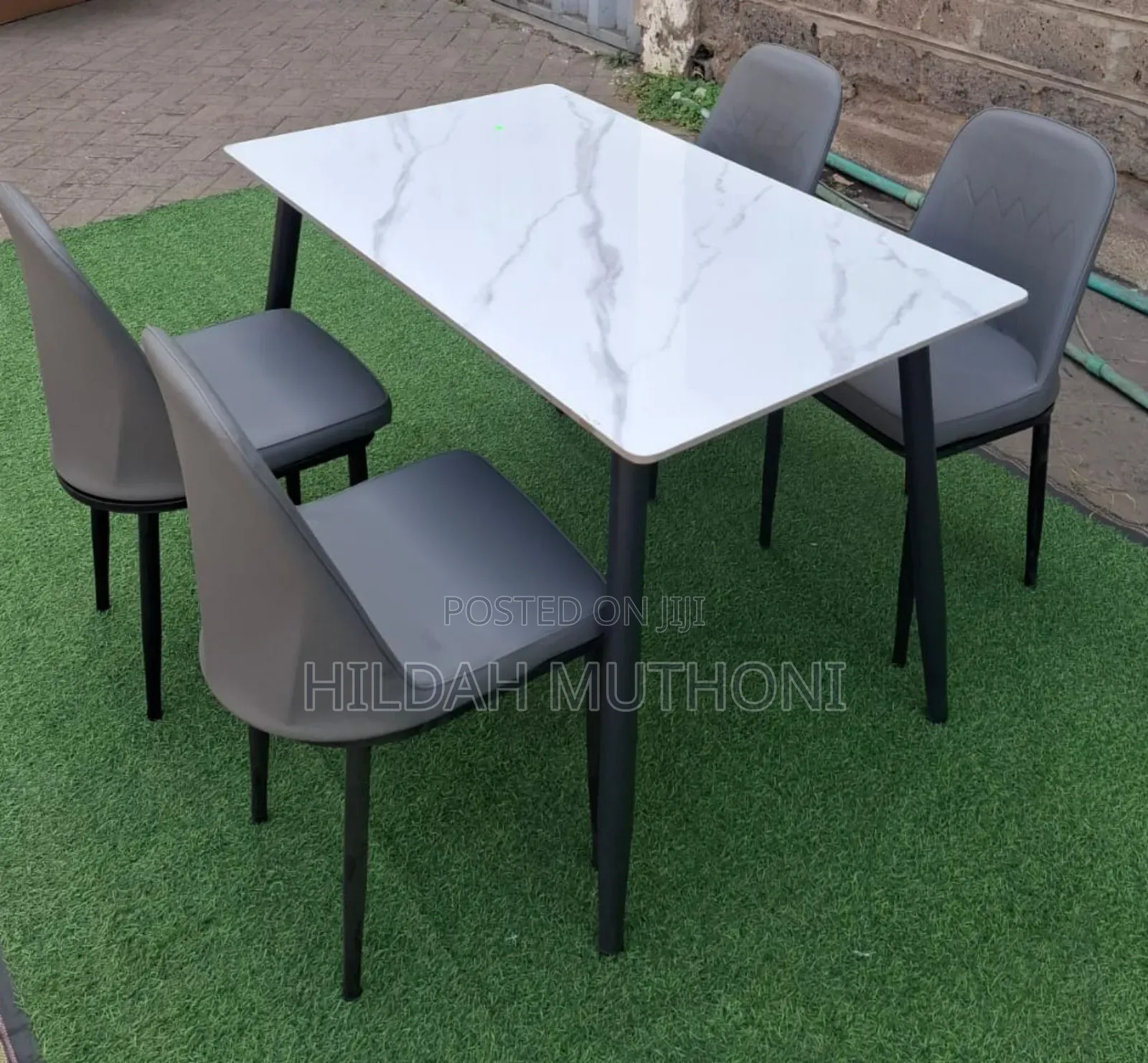 4 Sitter Executive Top Glass Dinning Table