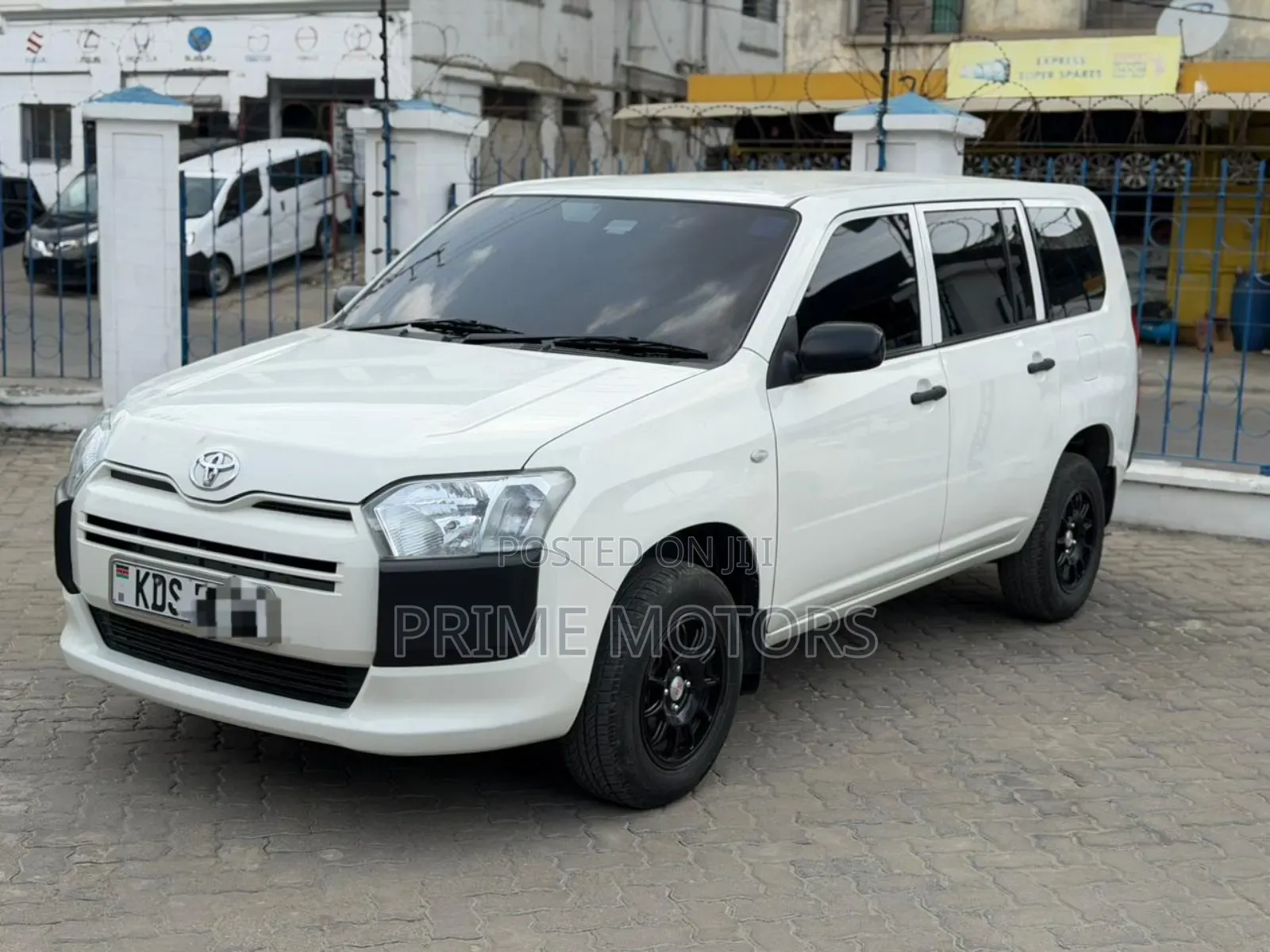 Toyota Probox 1.5 DX Comfort 2WD 2018 White
