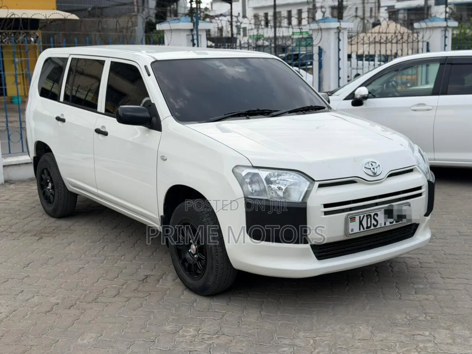 Toyota Probox 1.5 DX Comfort 2WD 2018 White