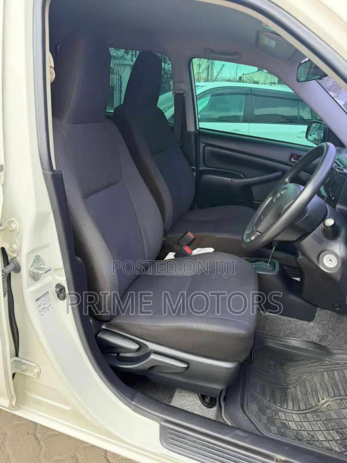 Toyota Probox 1.5 DX Comfort 2WD 2018 White