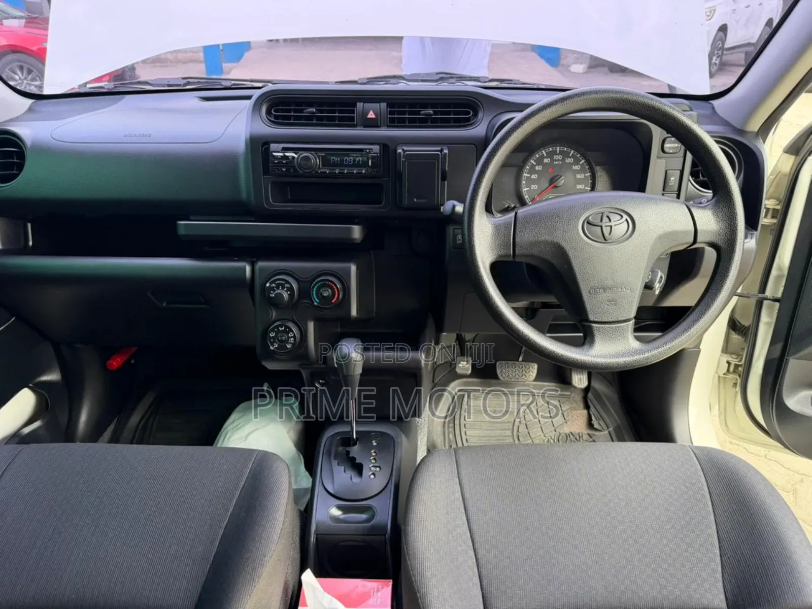 Toyota Probox 1.5 DX Comfort 2WD 2018 White